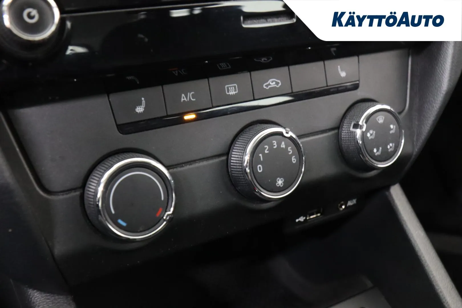 Skoda Octavia EOB-793 carousel image