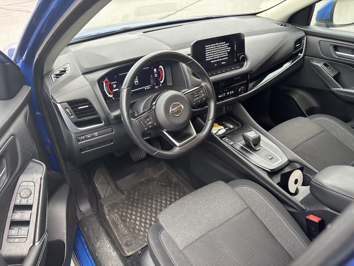 NISSAN Qashqai SOU-462 carousel image
