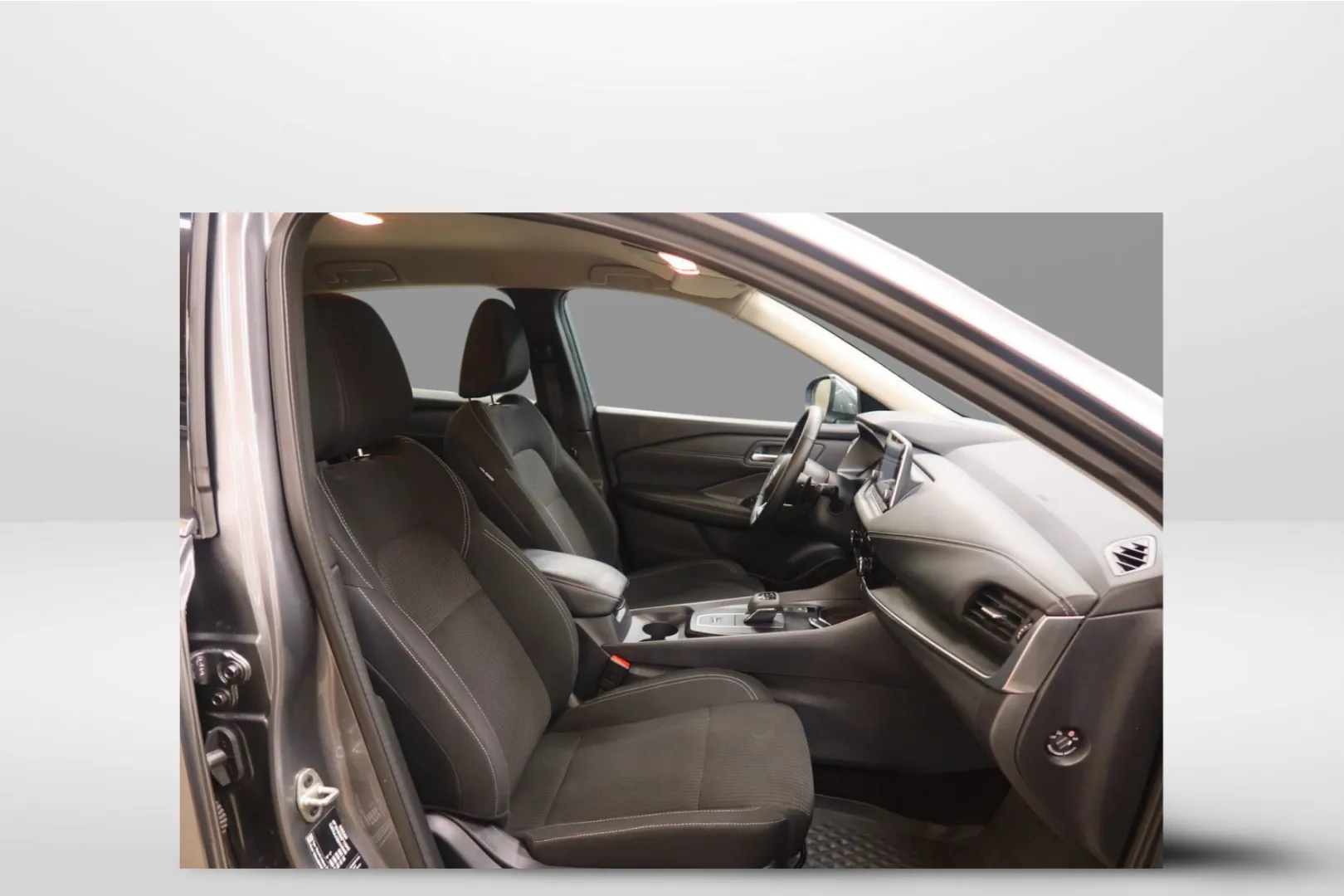 Nissan Qashqai NNR-831 carousel image