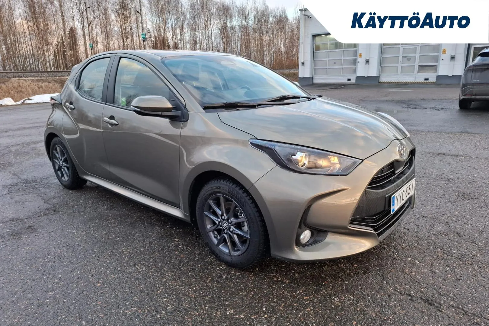 Toyota Yaris YYC-531 carousel image