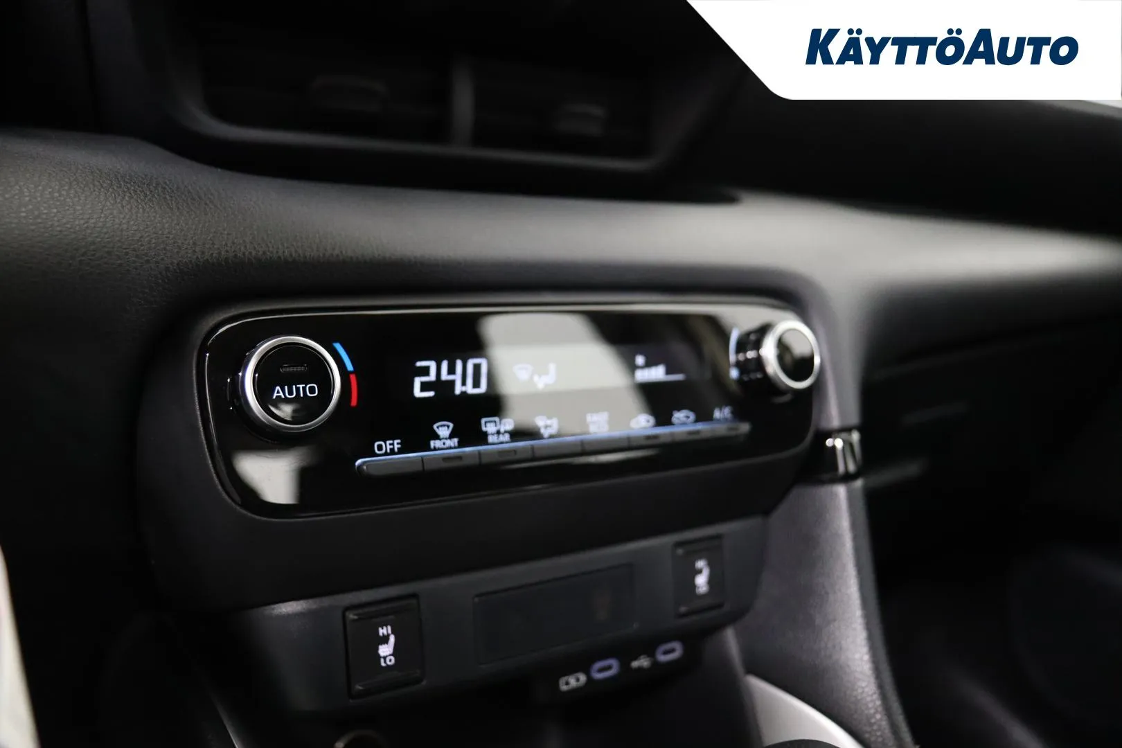 Toyota Yaris YYC-531 carousel image