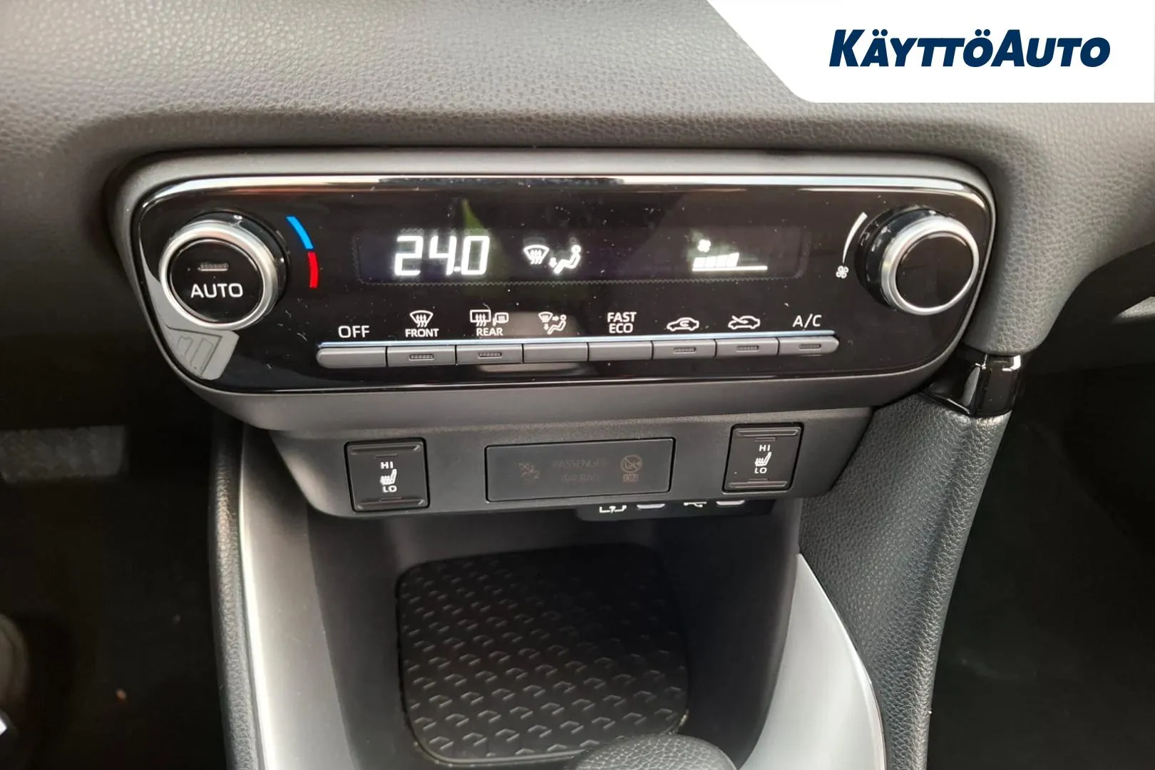 Toyota Yaris YYC-531 carousel image