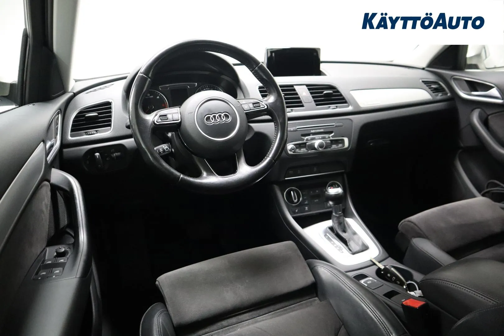 AUDI Q3 KNV-933 carousel image