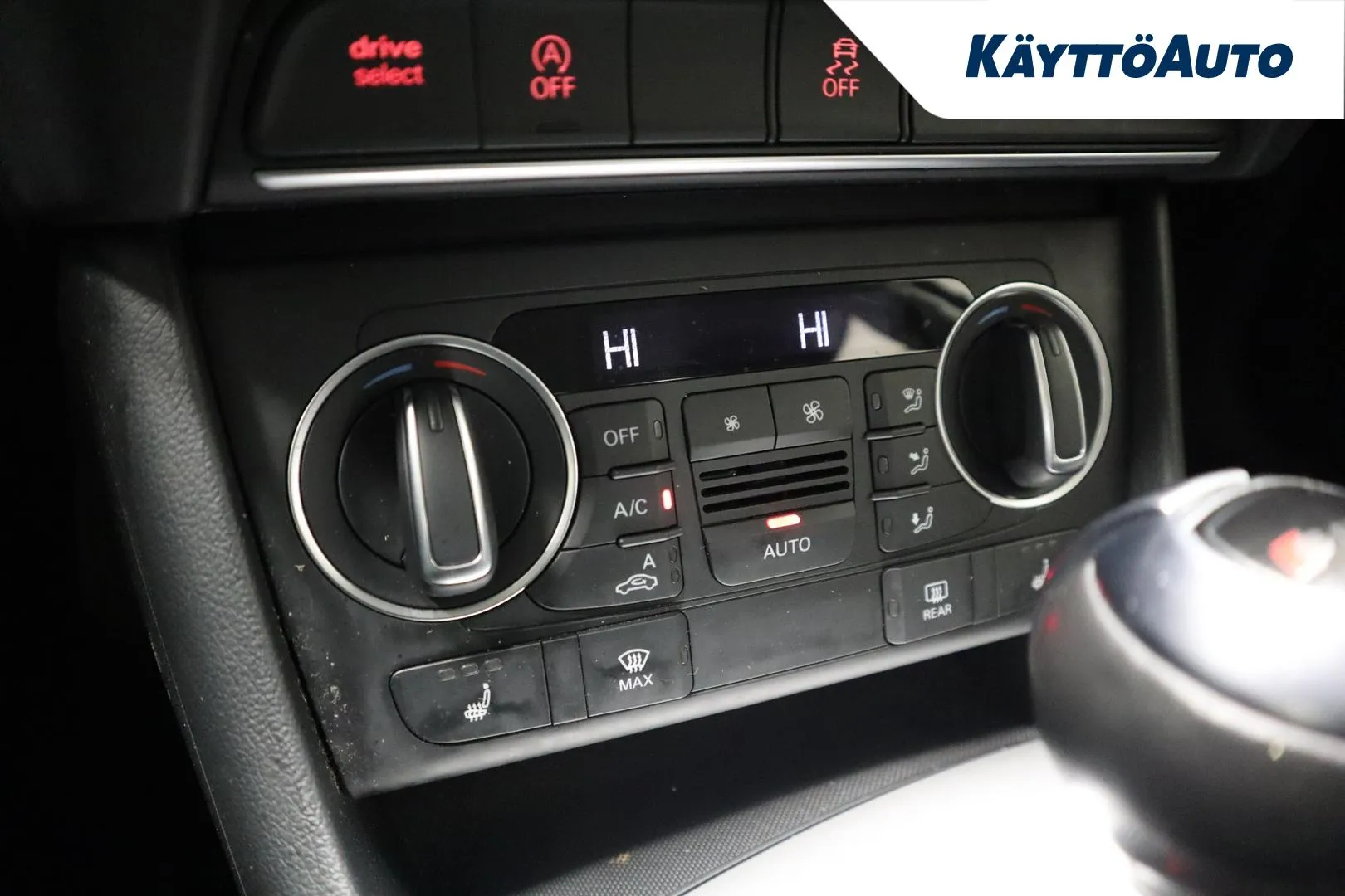 AUDI Q3 KNV-933 carousel image