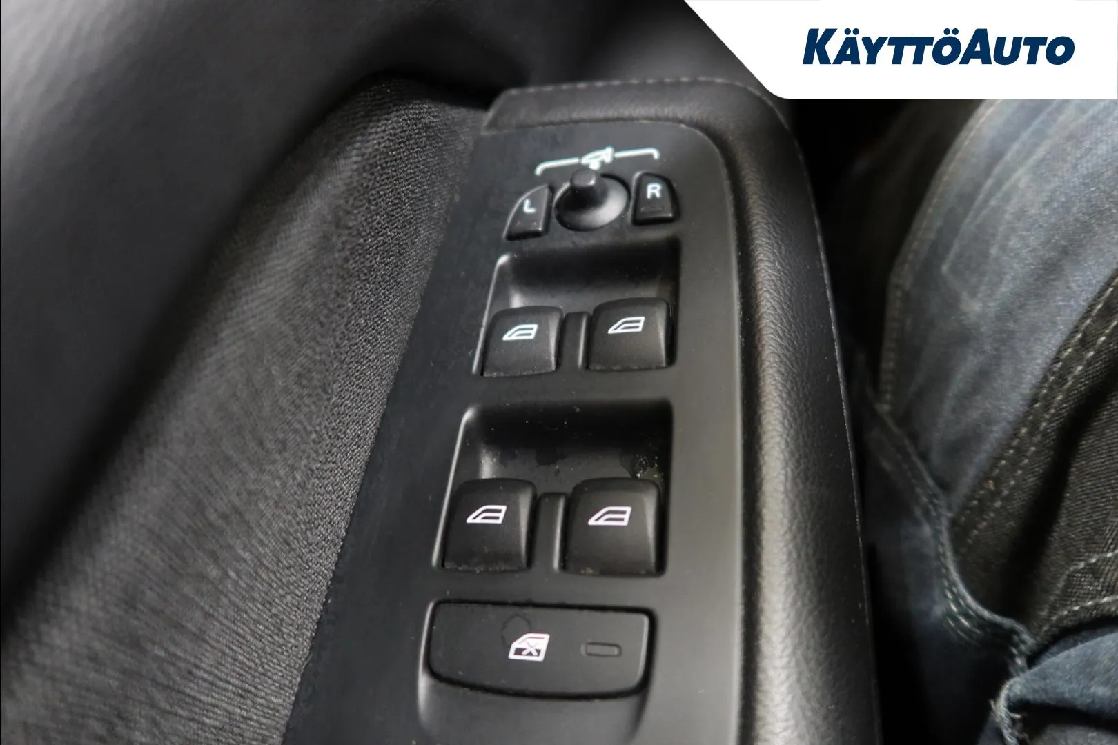 Volvo V60 RTV-783 carousel image