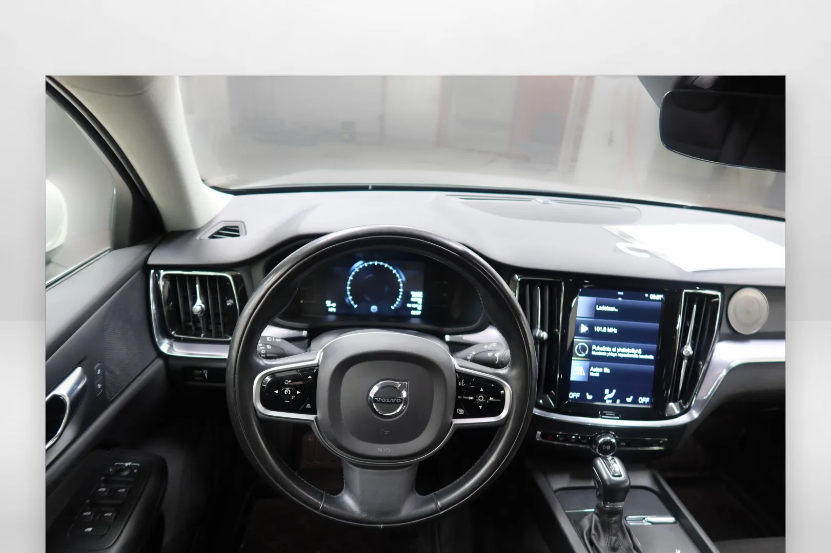 Volvo V60 RTV-783 carousel image