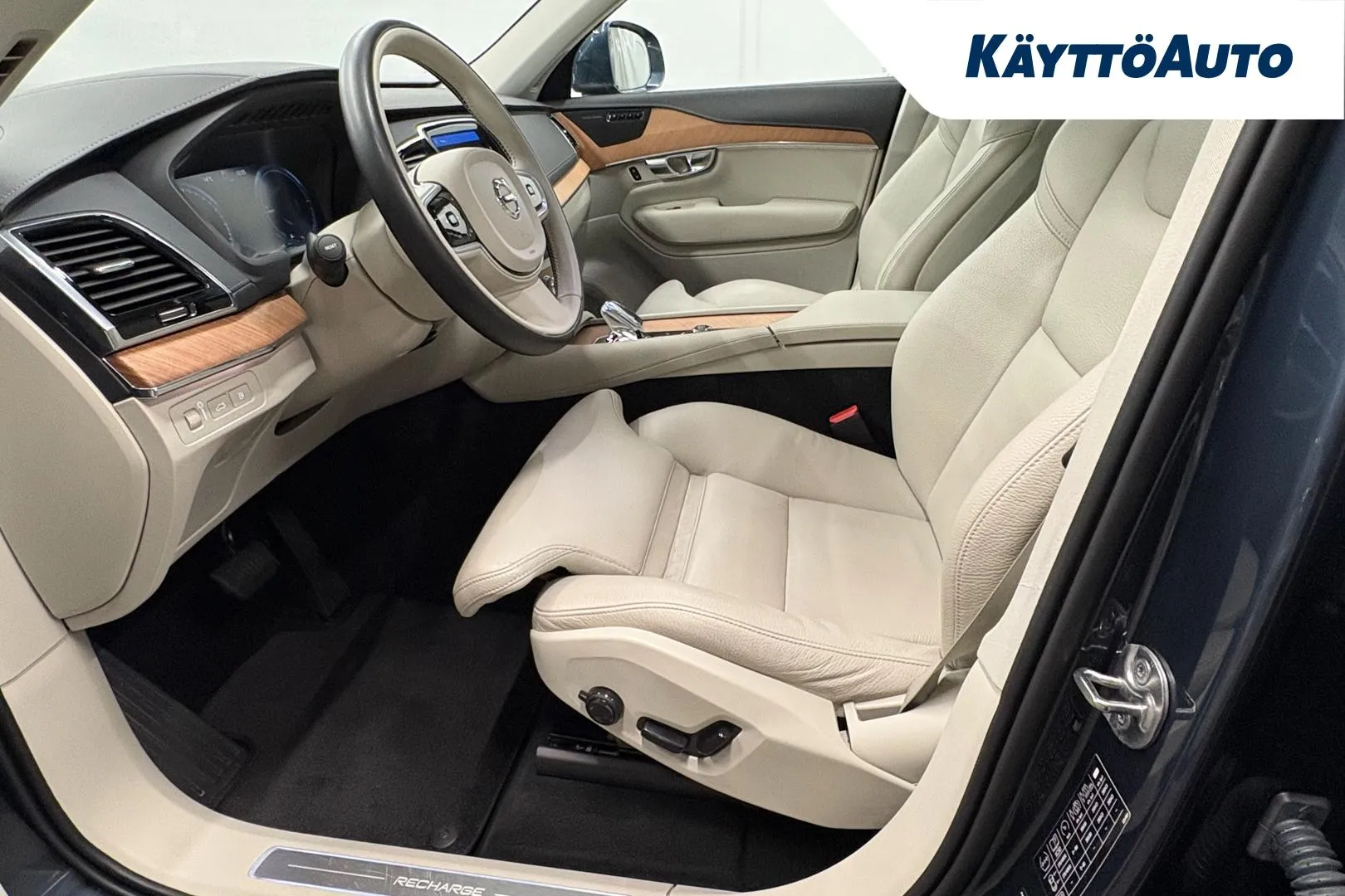 VOLVO XC90 IPE-907 carousel image