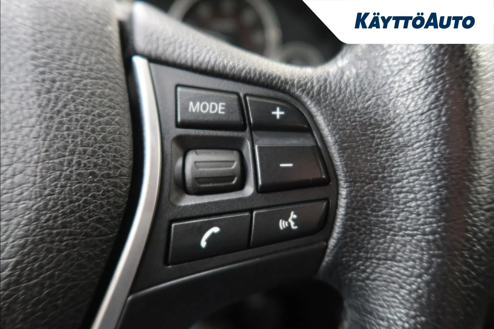 BMW 320 ZKK-663 carousel image