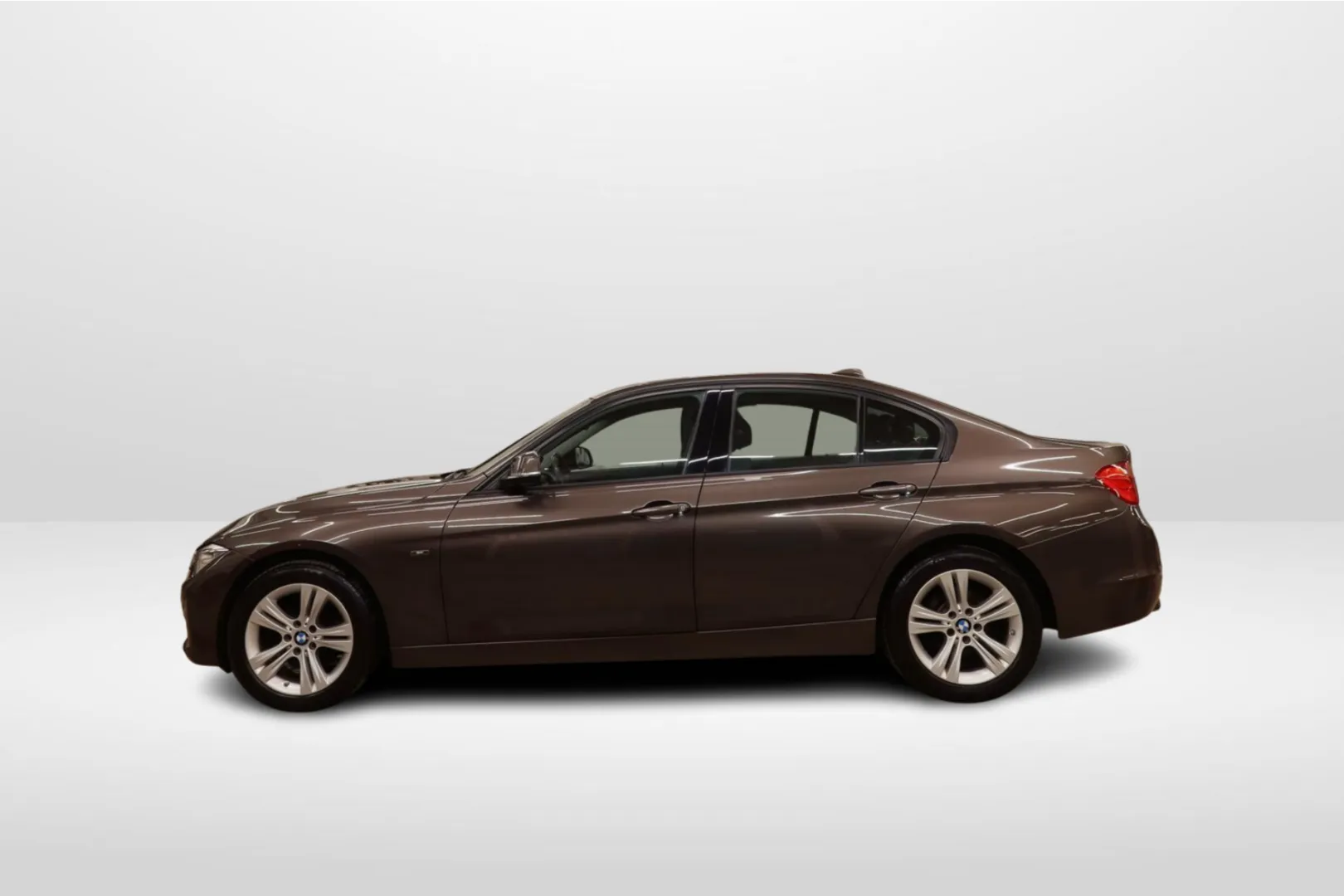 BMW 320 ZKK-663 carousel image