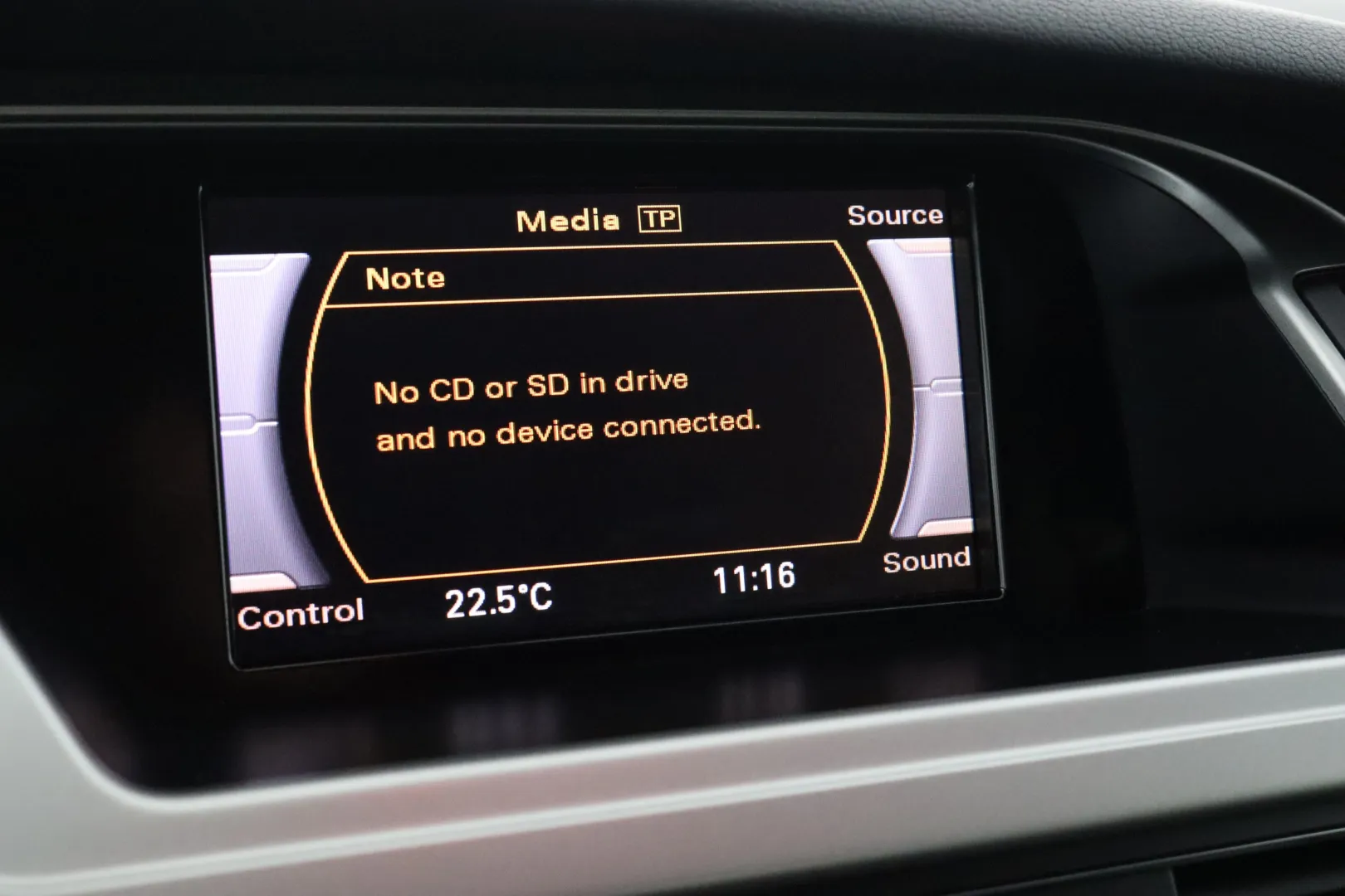 AUDI A4 BOT-613 carousel image