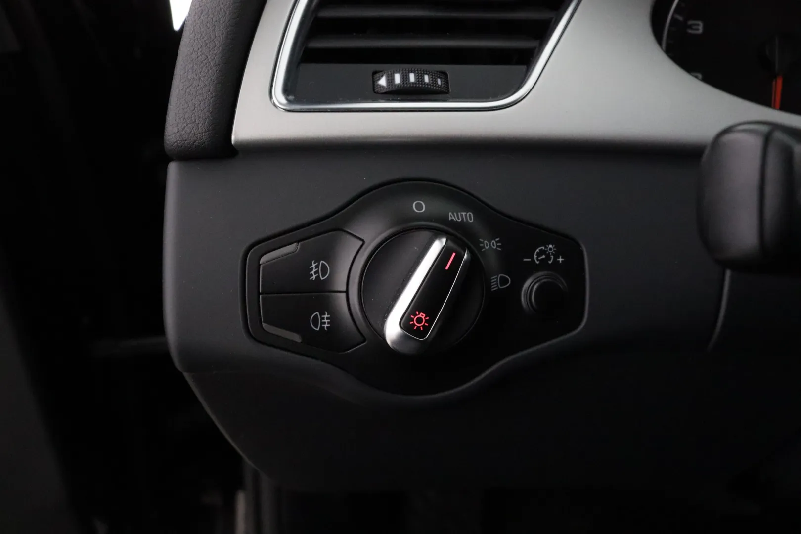 AUDI A4 BOT-613 carousel image