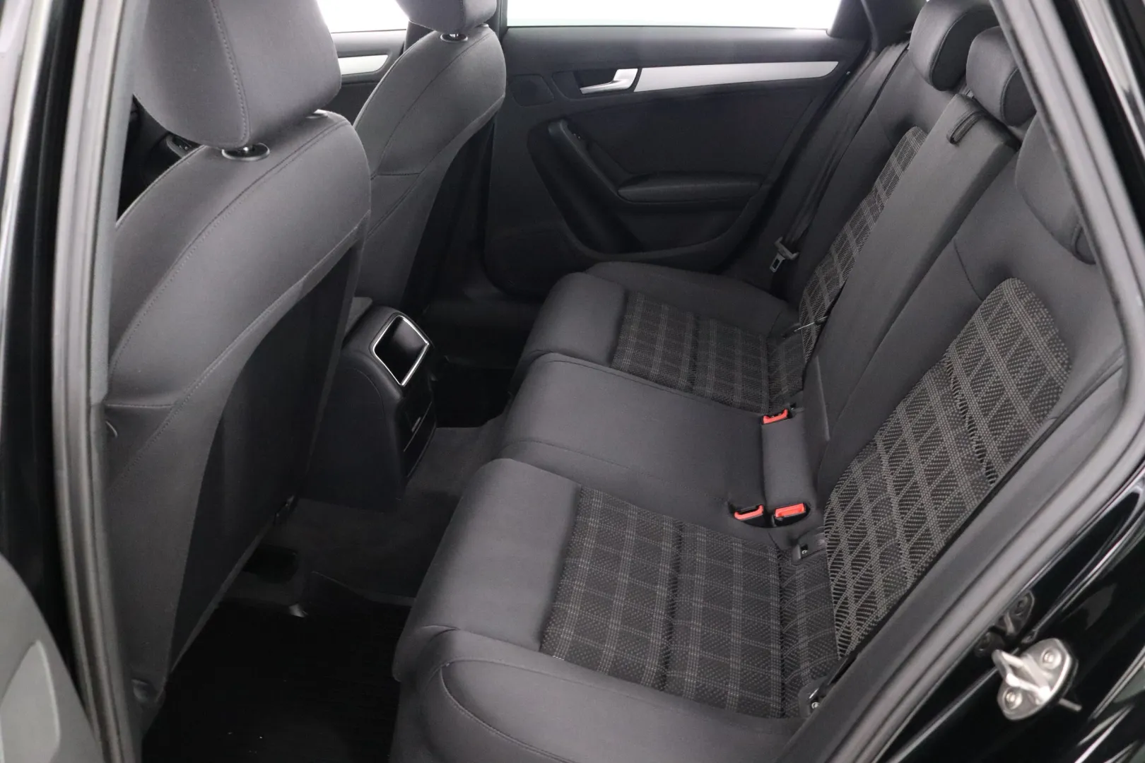 AUDI A4 BOT-613 carousel image