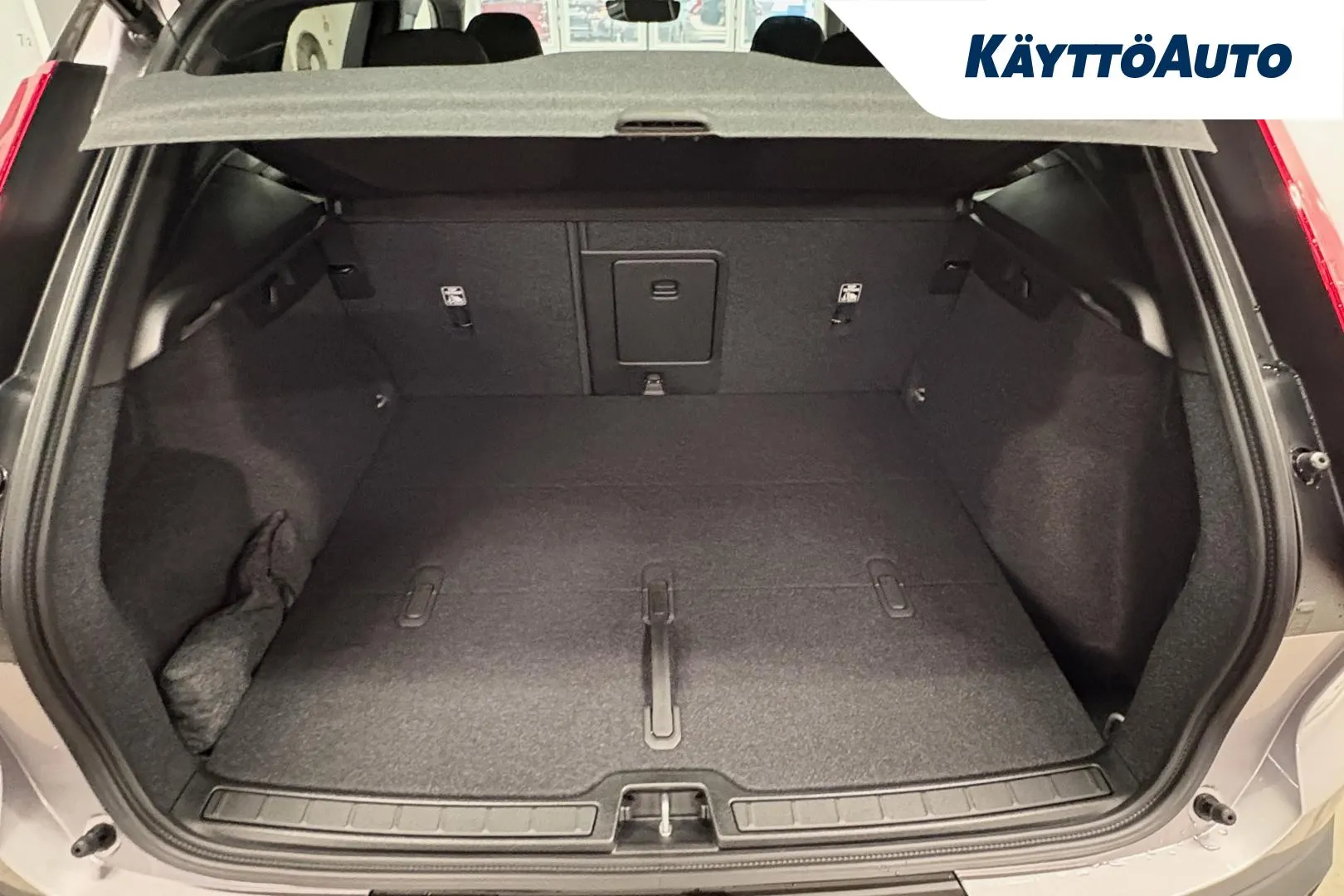 Volvo EX40 JOJ-946 carousel image