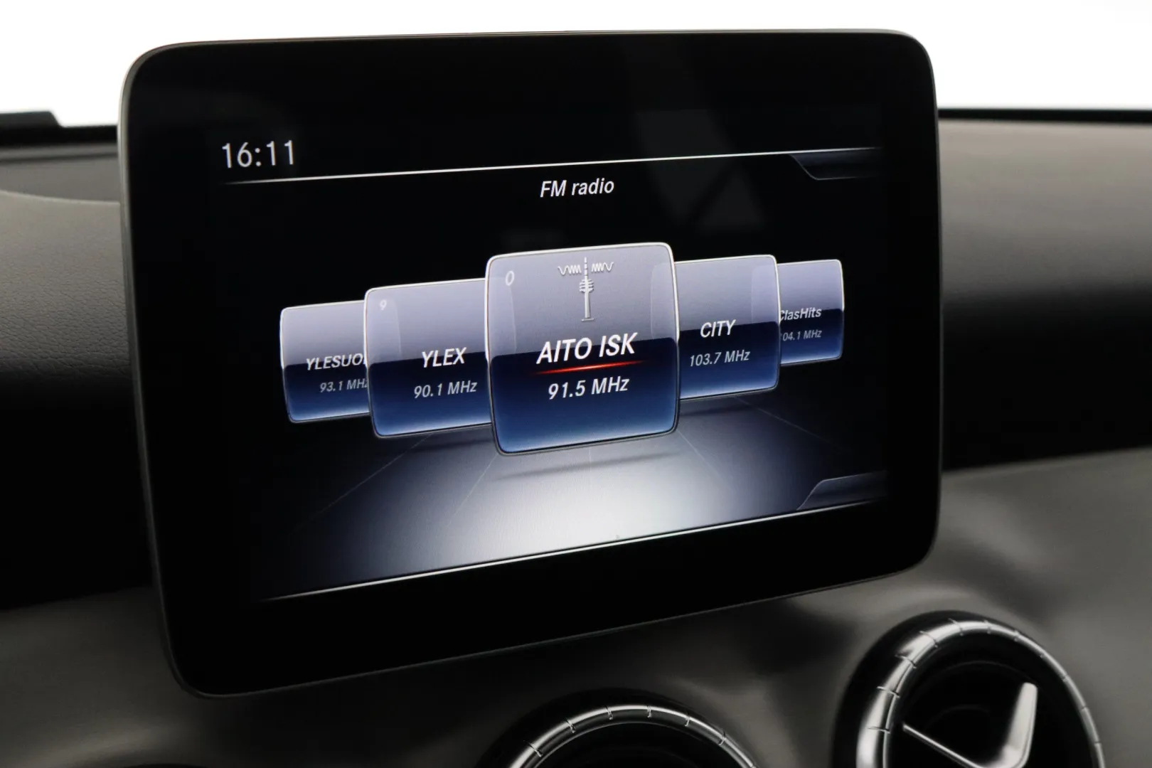 MERCEDES-BENZ CLA FMY-323 carousel image