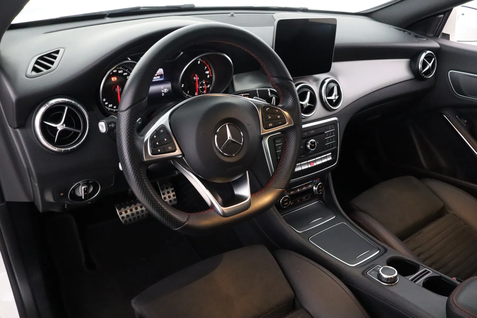 MERCEDES-BENZ CLA FMY-323 carousel image