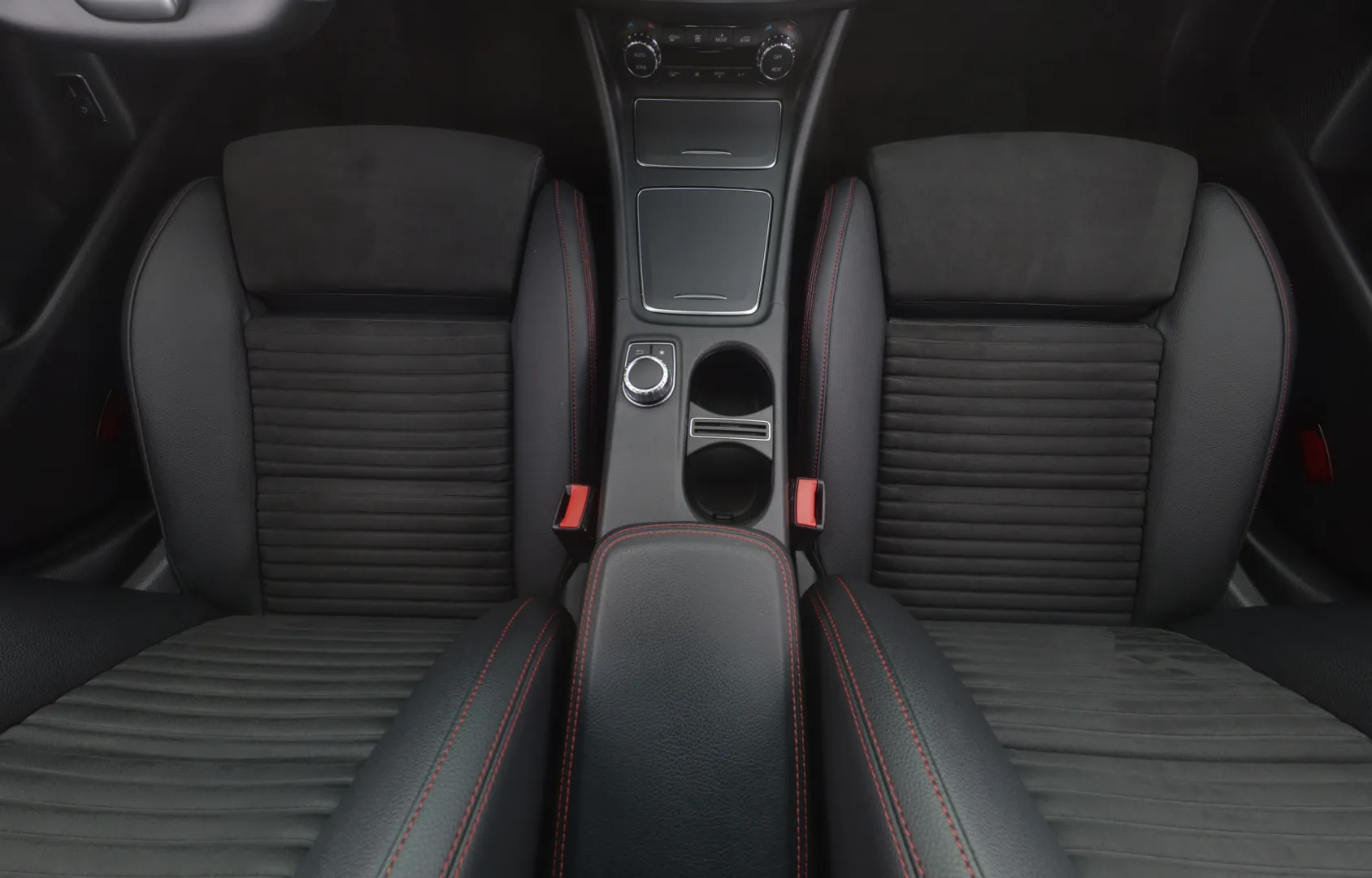 MERCEDES-BENZ CLA FMY-323 carousel image