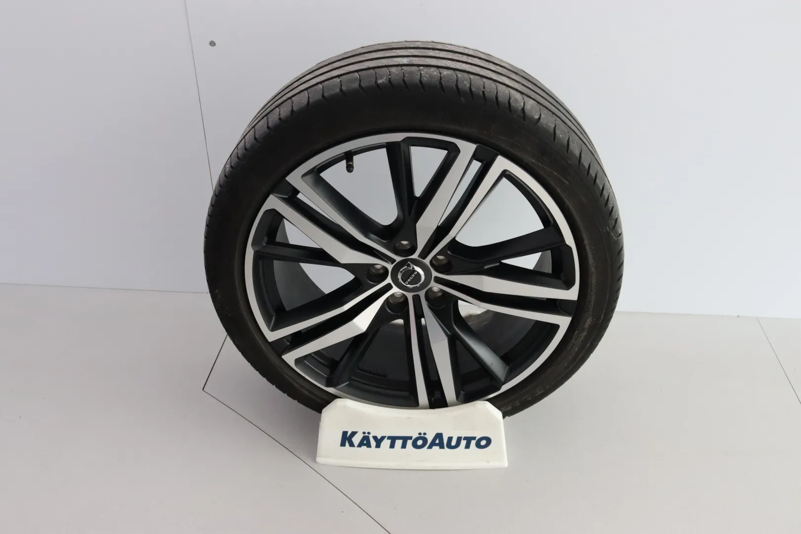 VOLVO V60 YXK-187 carousel image