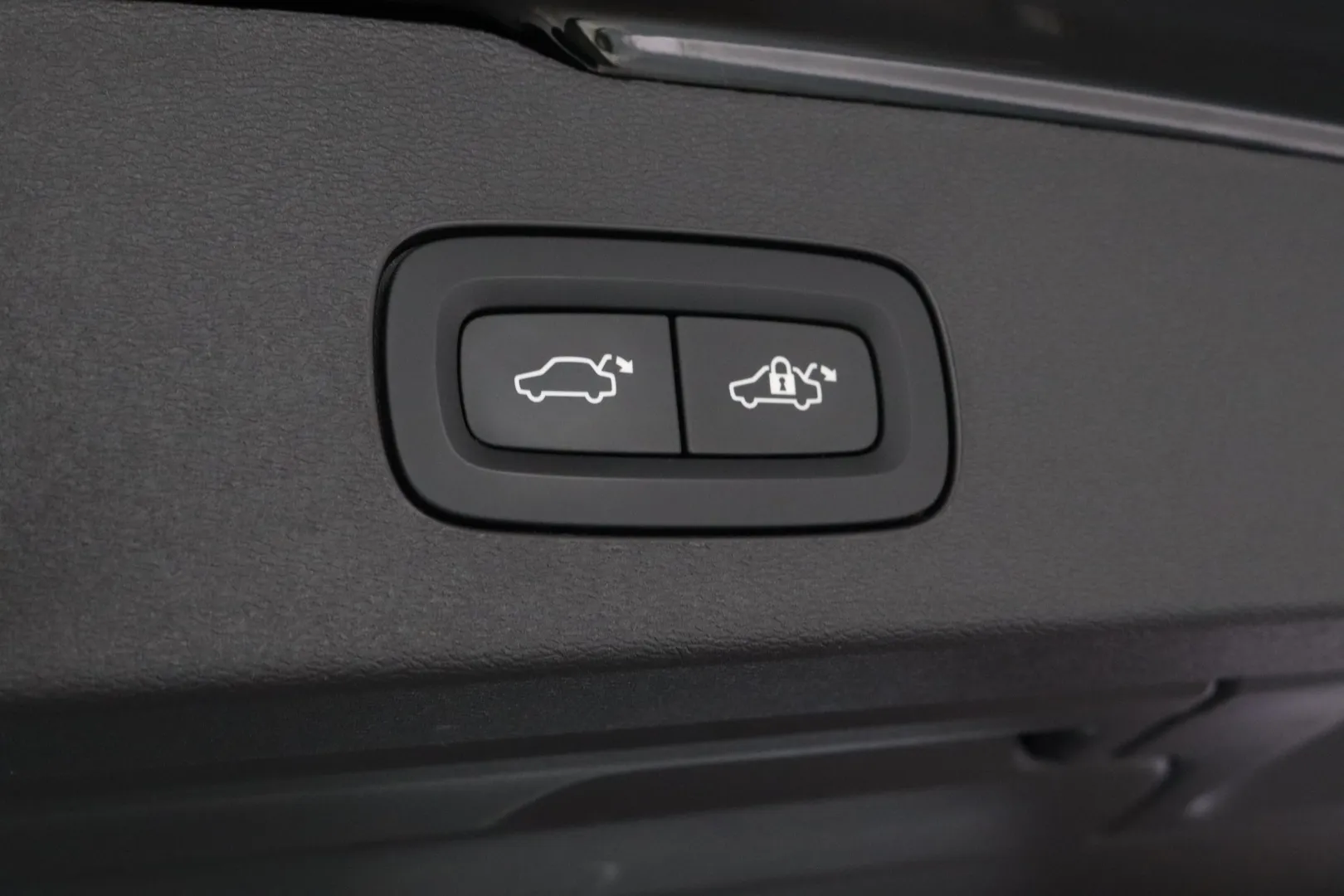 VOLVO V60 YXK-187 carousel image