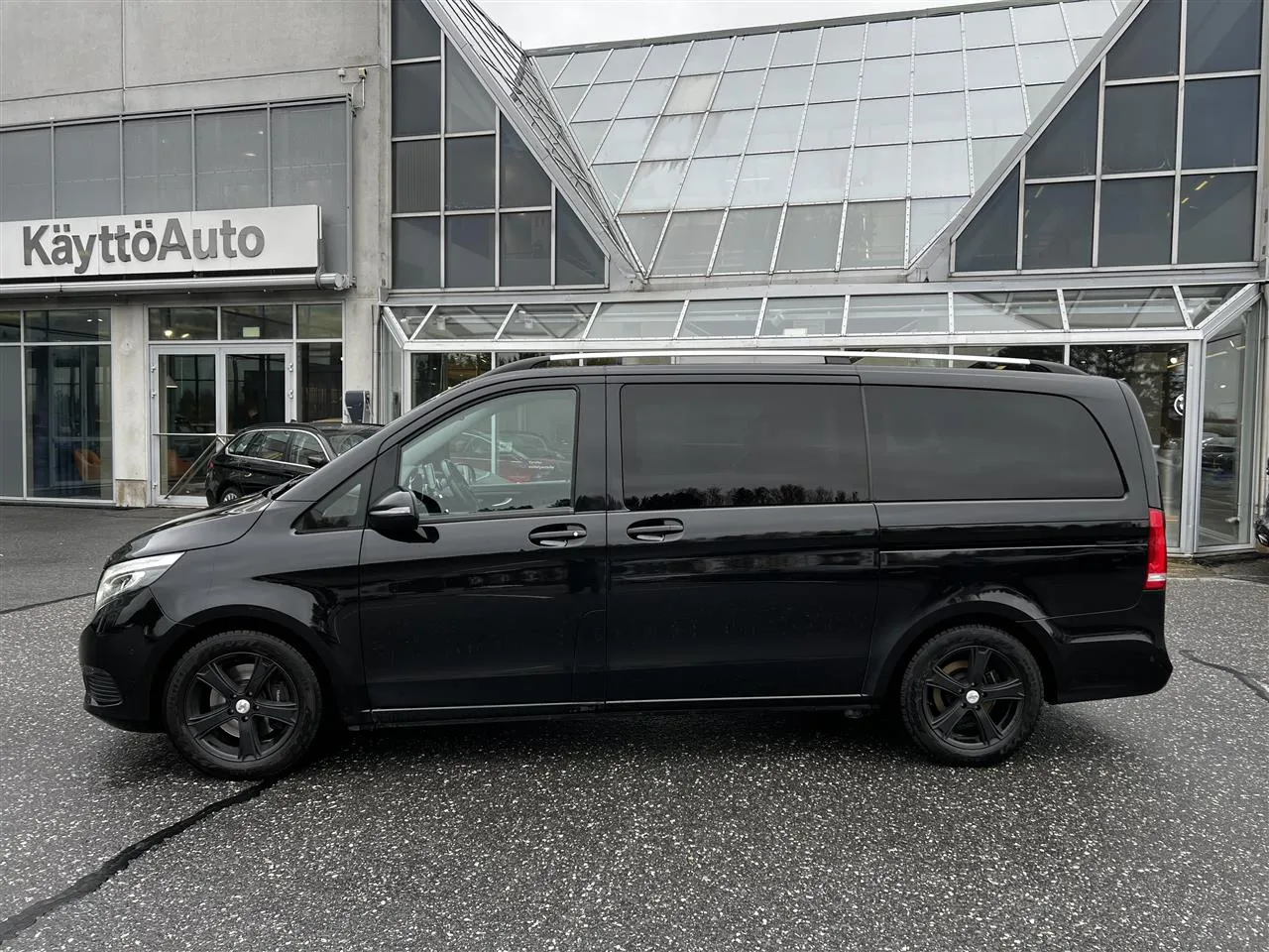 MERCEDES-BENZ V OZL-224 carousel image