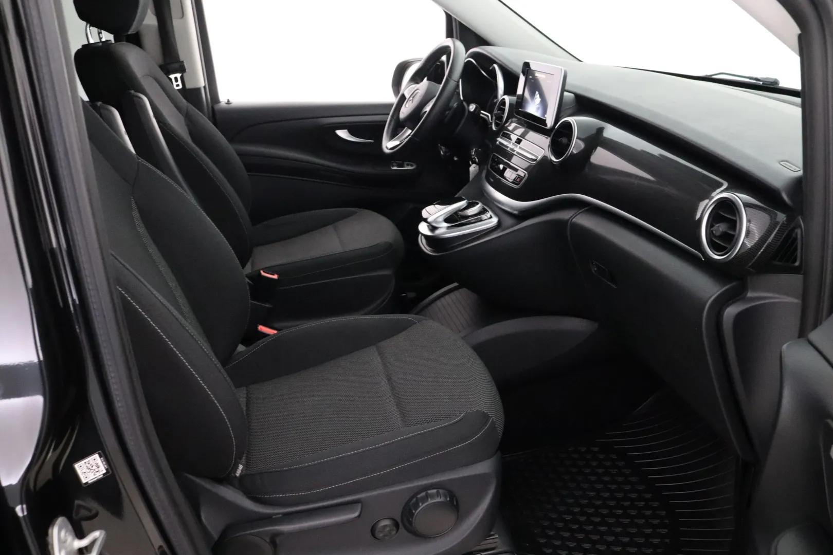 MERCEDES-BENZ V OZL-224 carousel image