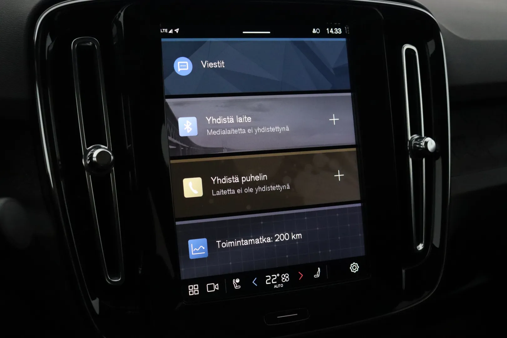 Volvo EC40 YYH-755 carousel image