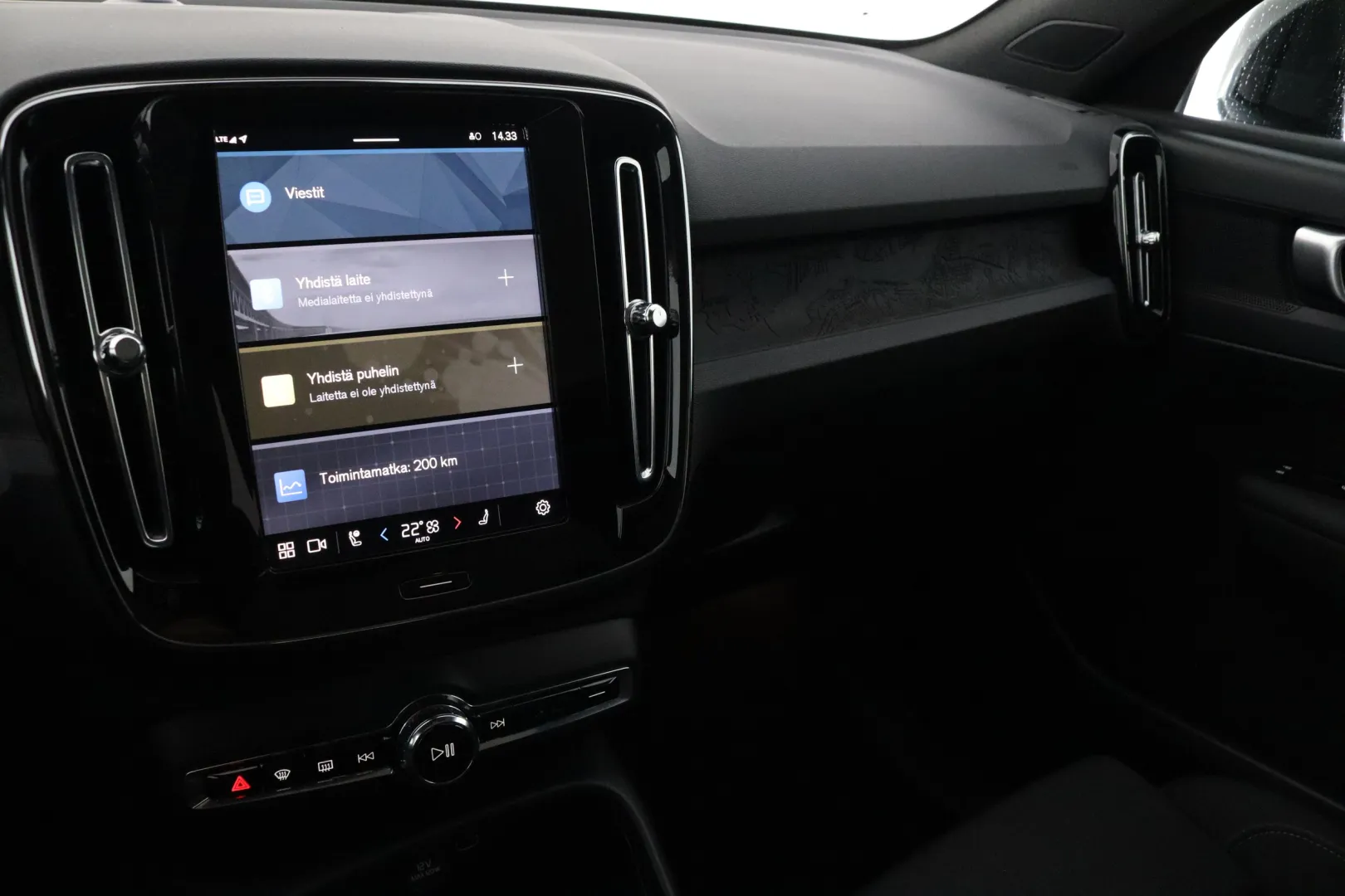 Volvo EC40 YYH-755 carousel image