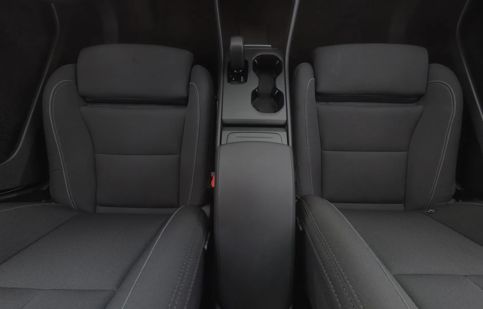 Volvo EC40 YYH-755 carousel image