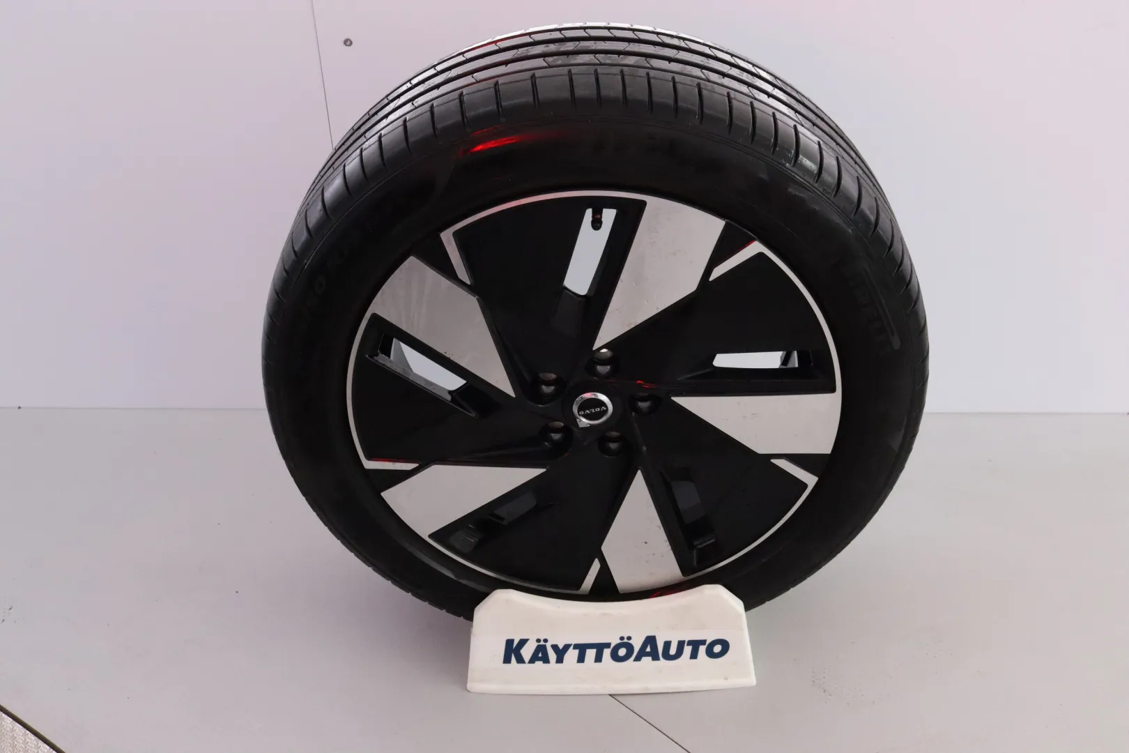 Volvo EC40 YYH-755 carousel image