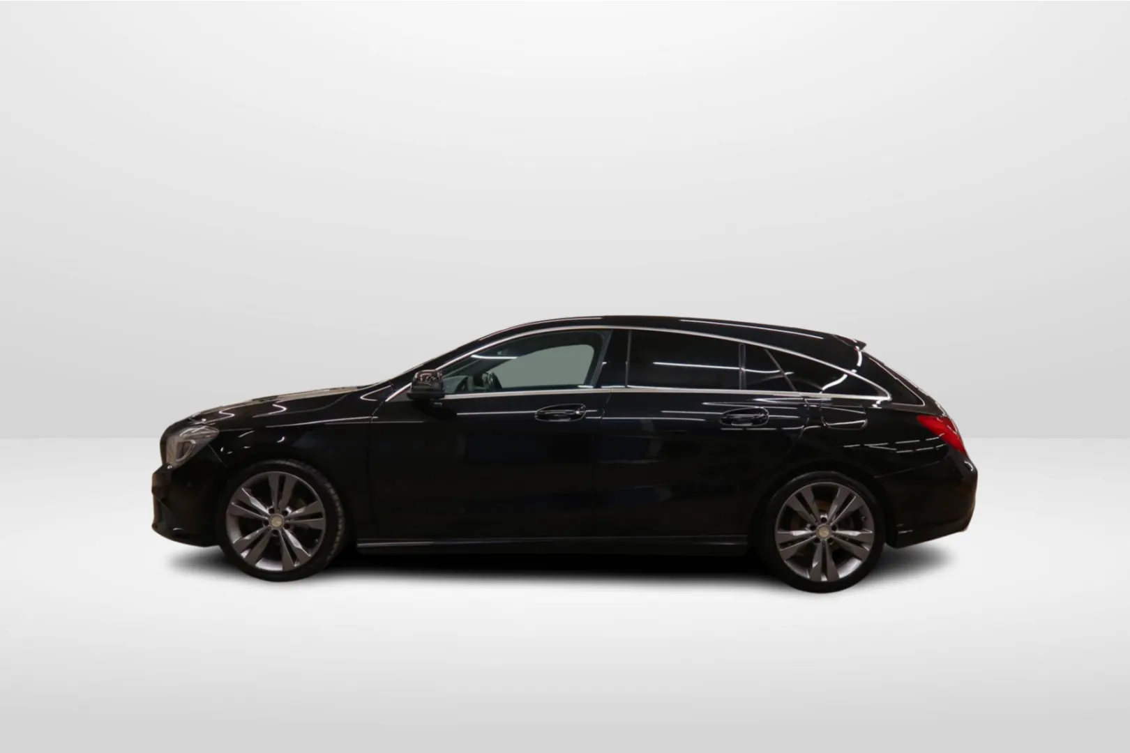 MERCEDES-BENZ CLA CNN-335 carousel image