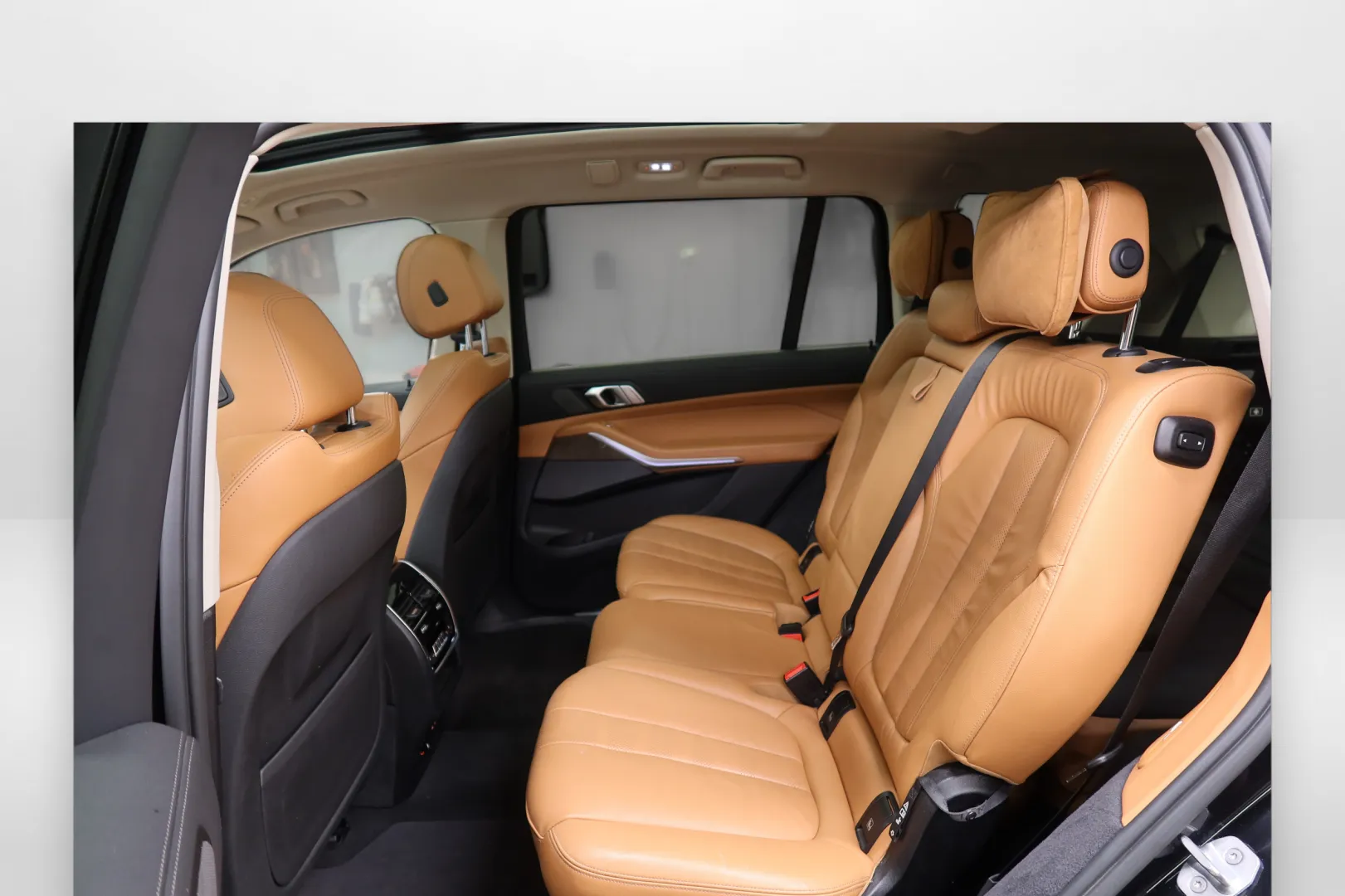 BMW X7 GNX-256 carousel image