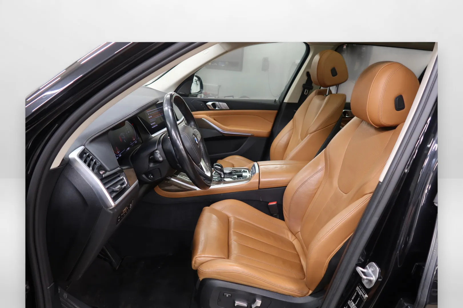 BMW X7 GNX-256 carousel image