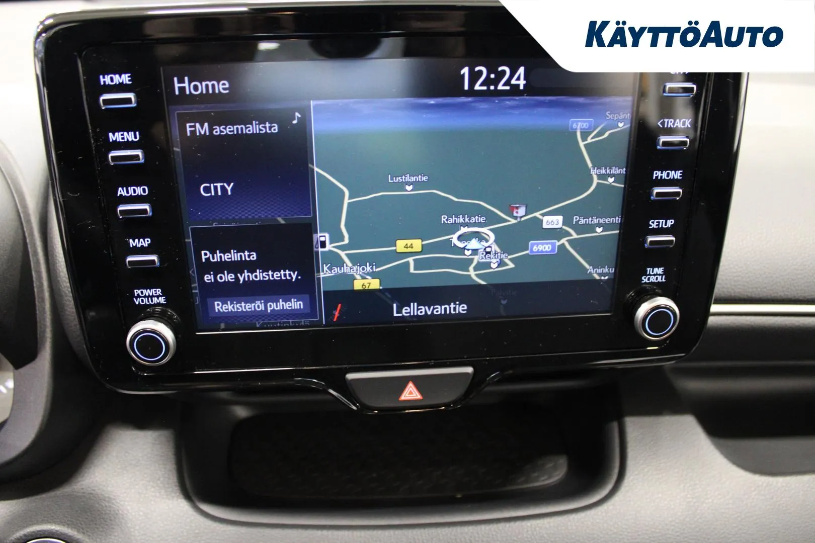 TOYOTA Yaris EUR-671 carousel image