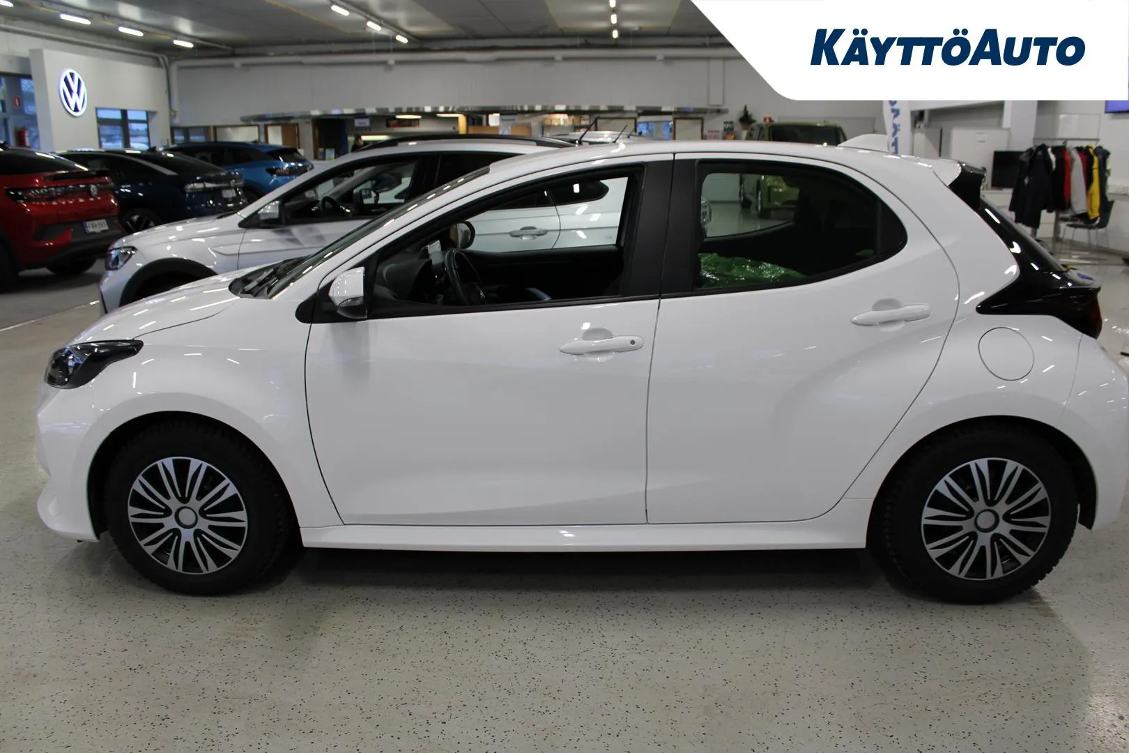 TOYOTA Yaris EUR-671 carousel image