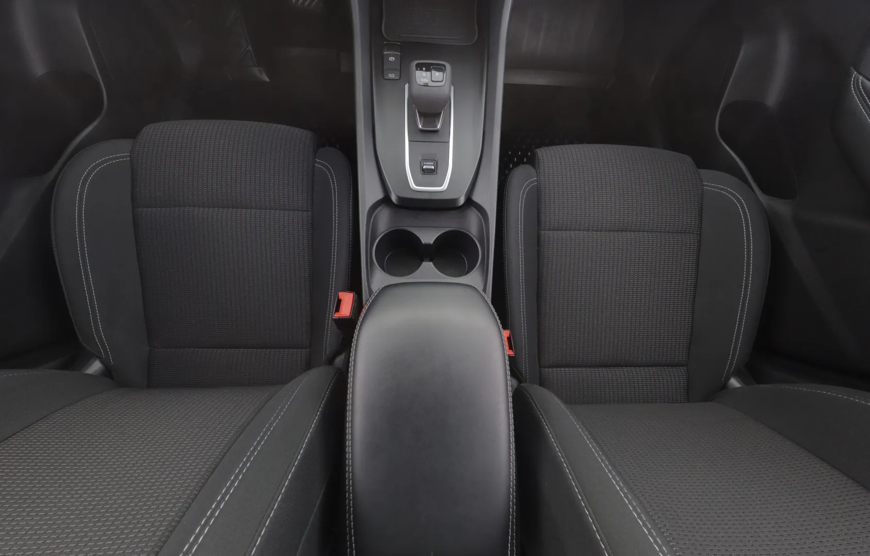 NISSAN Qashqai GPV-801 carousel image