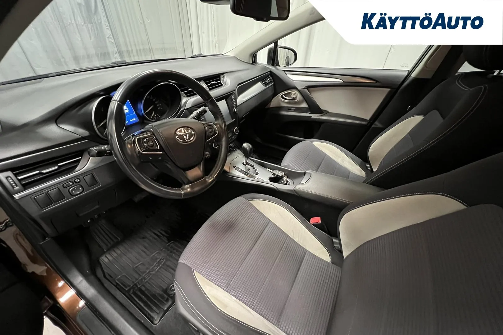 TOYOTA Avensis IML-447 carousel image