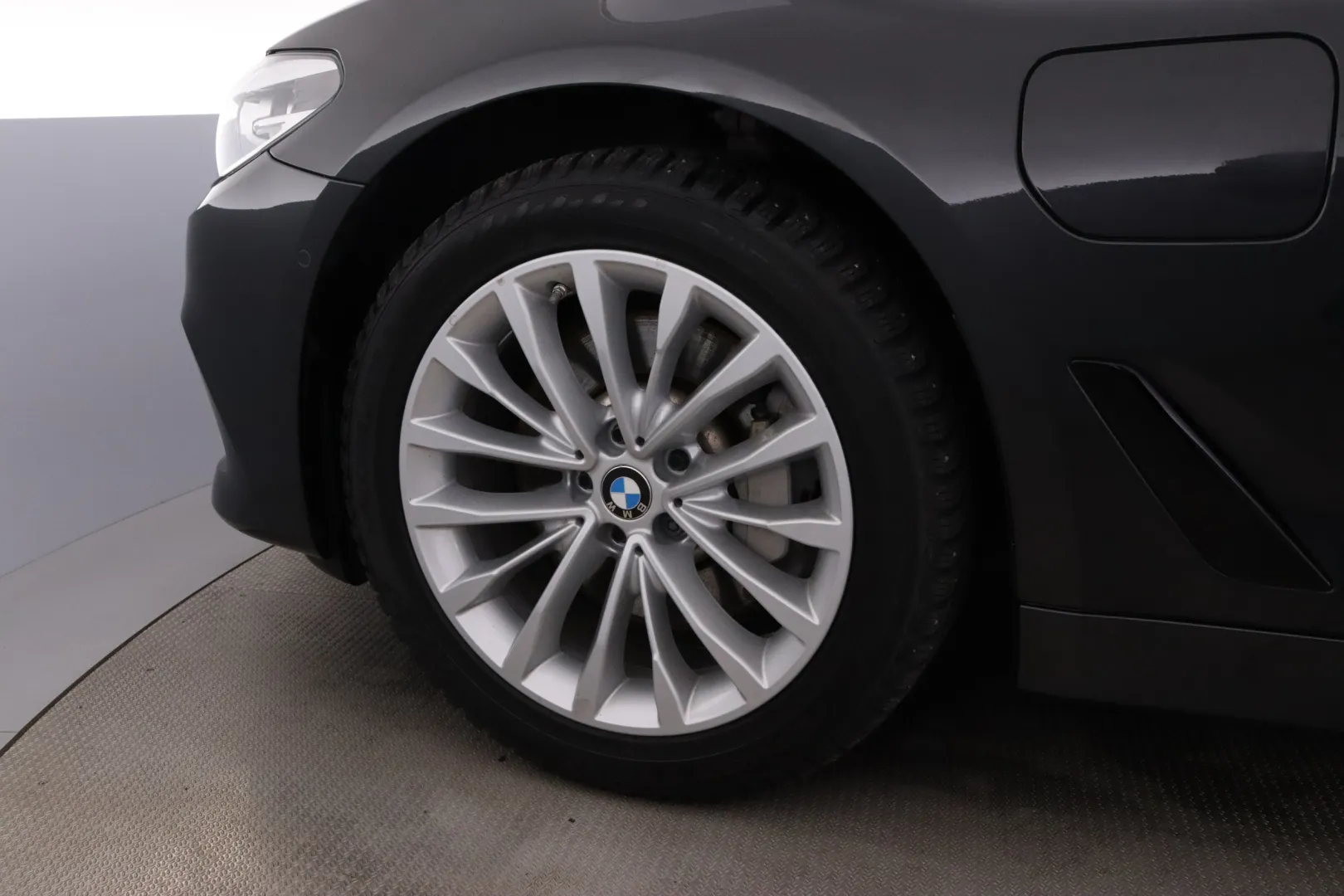 BMW 530 ETS-531 carousel image