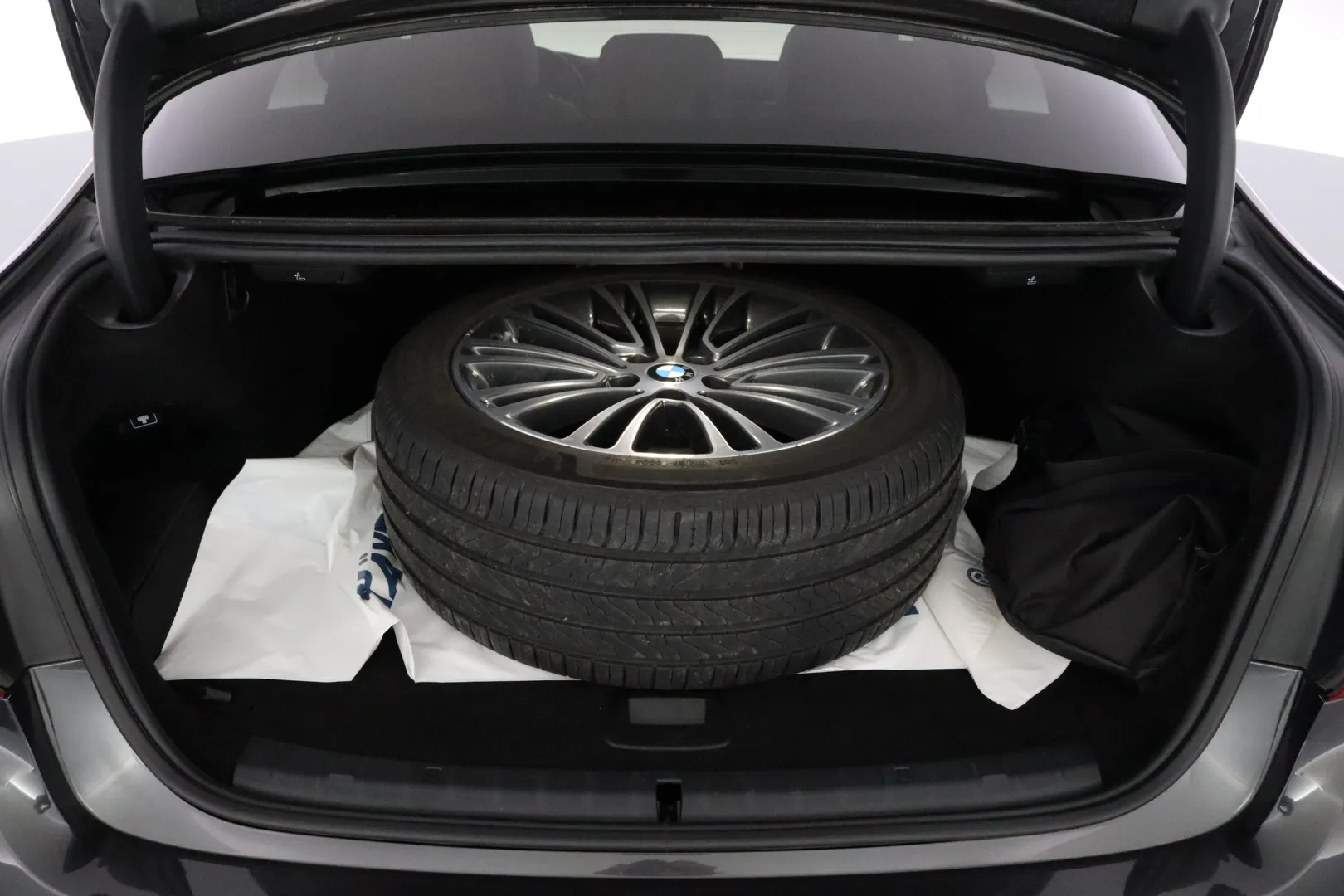 BMW 530 ETS-531 carousel image