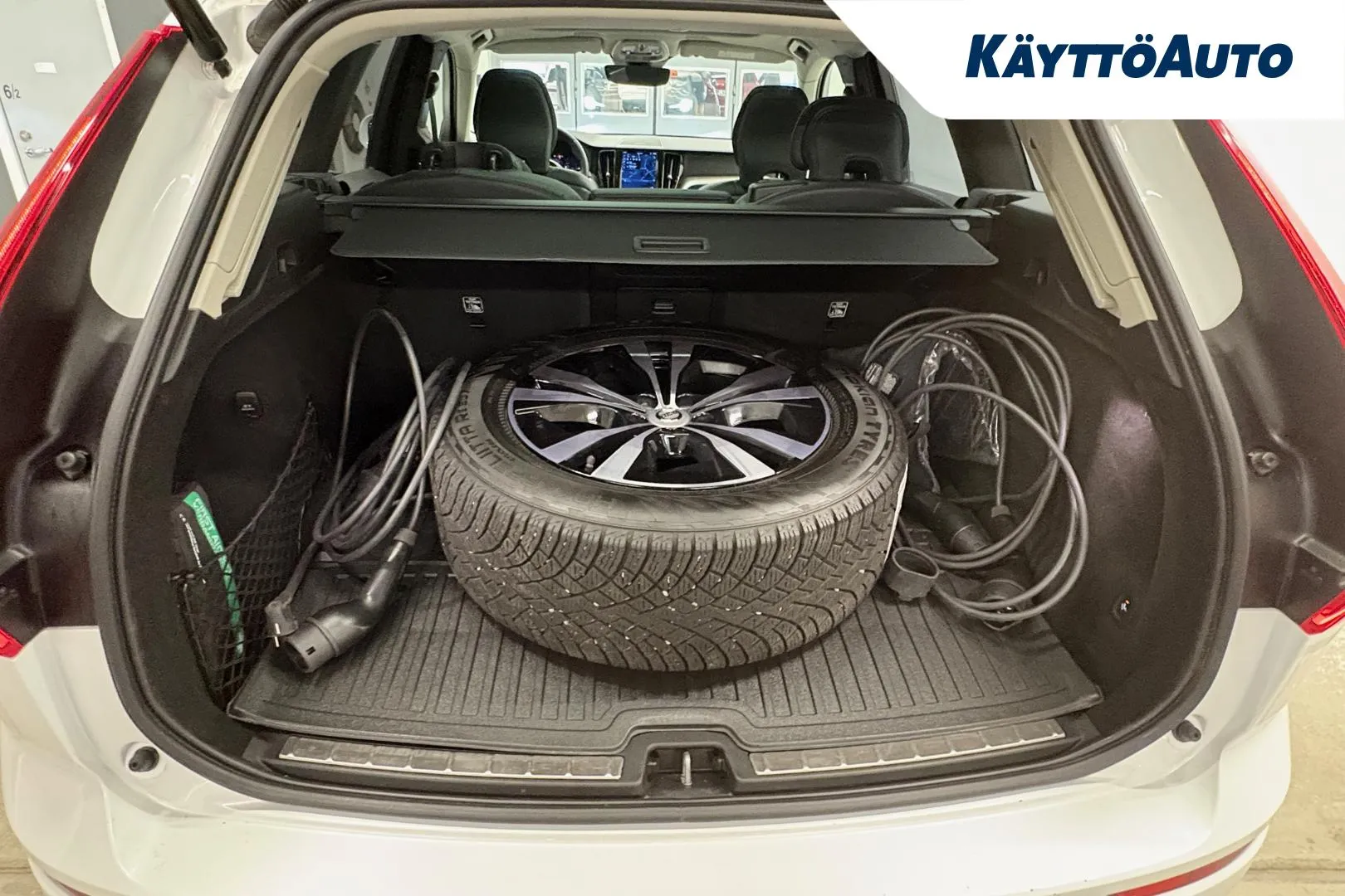 VOLVO XC60 KVL-953 carousel image