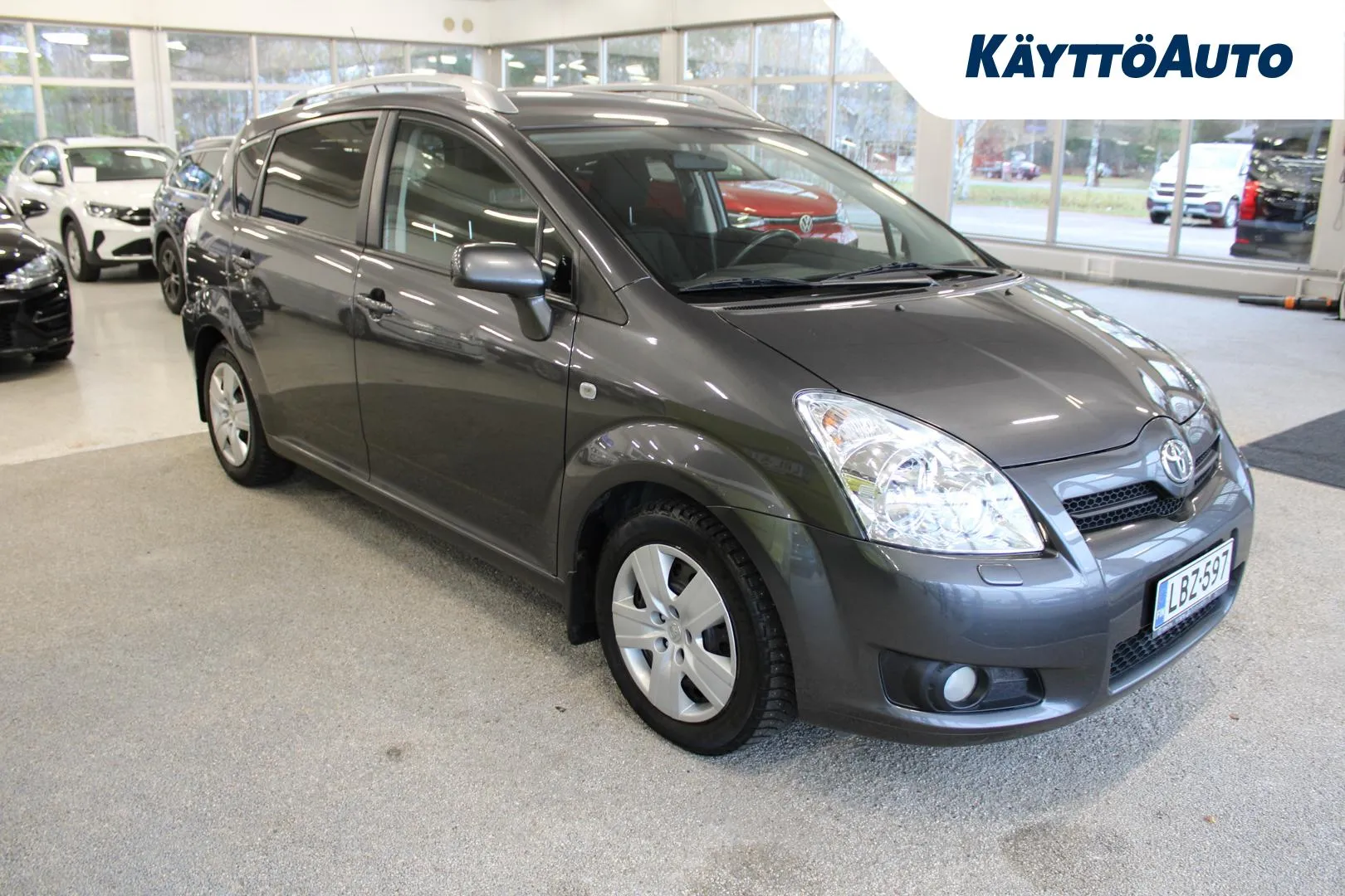 TOYOTA Corolla Verso LBZ-597 carousel image