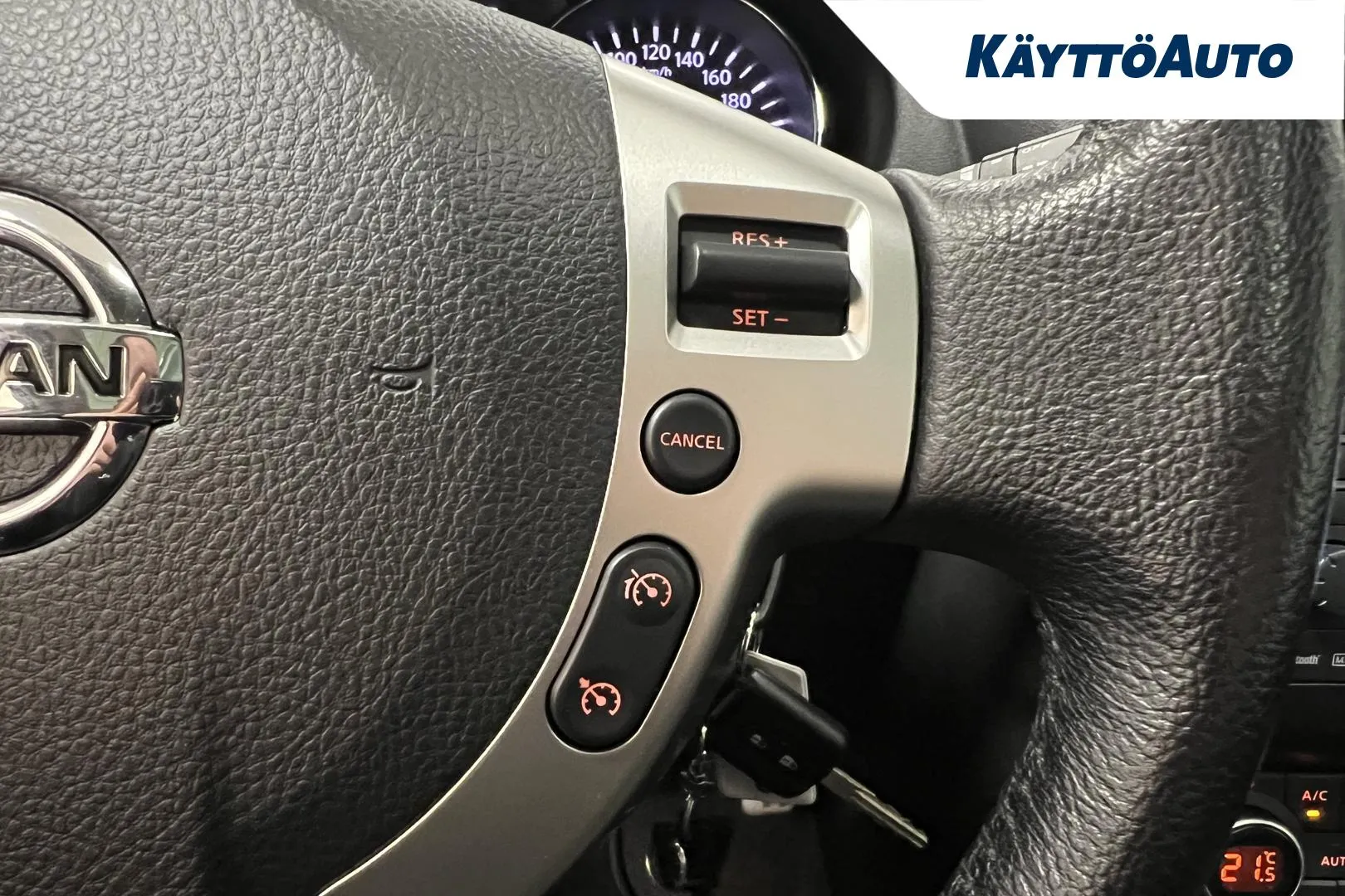 NISSAN Qashqai FKM-339 carousel image