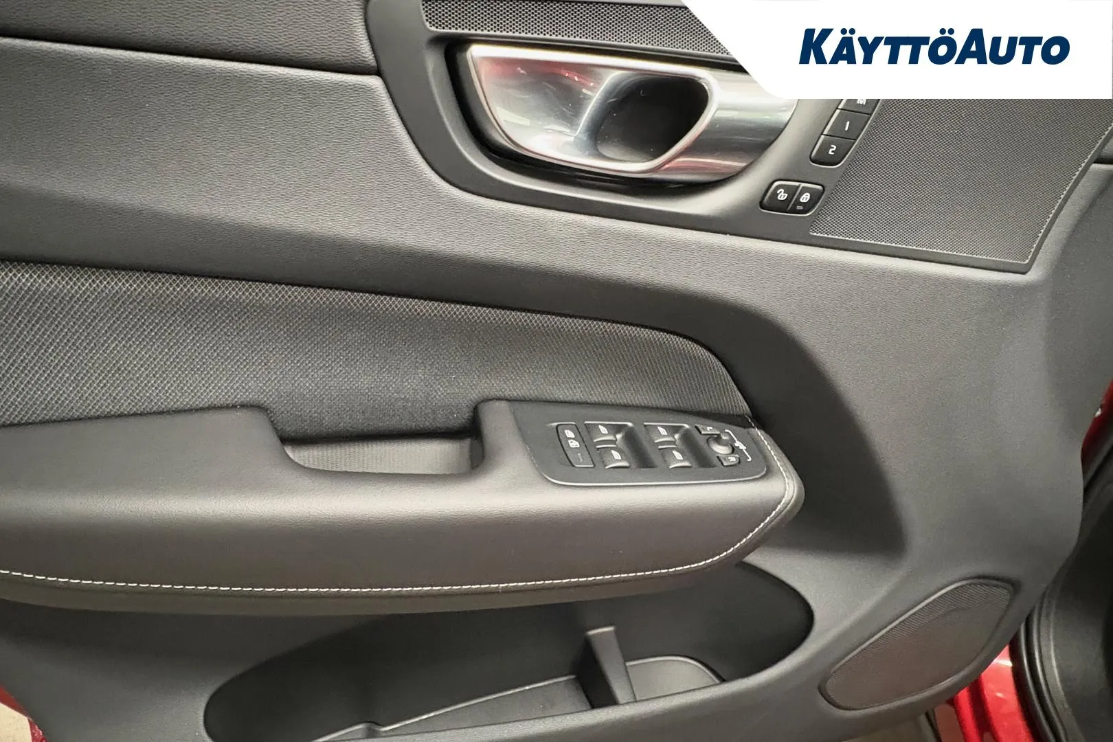 VOLVO XC60 LRP-789 carousel image