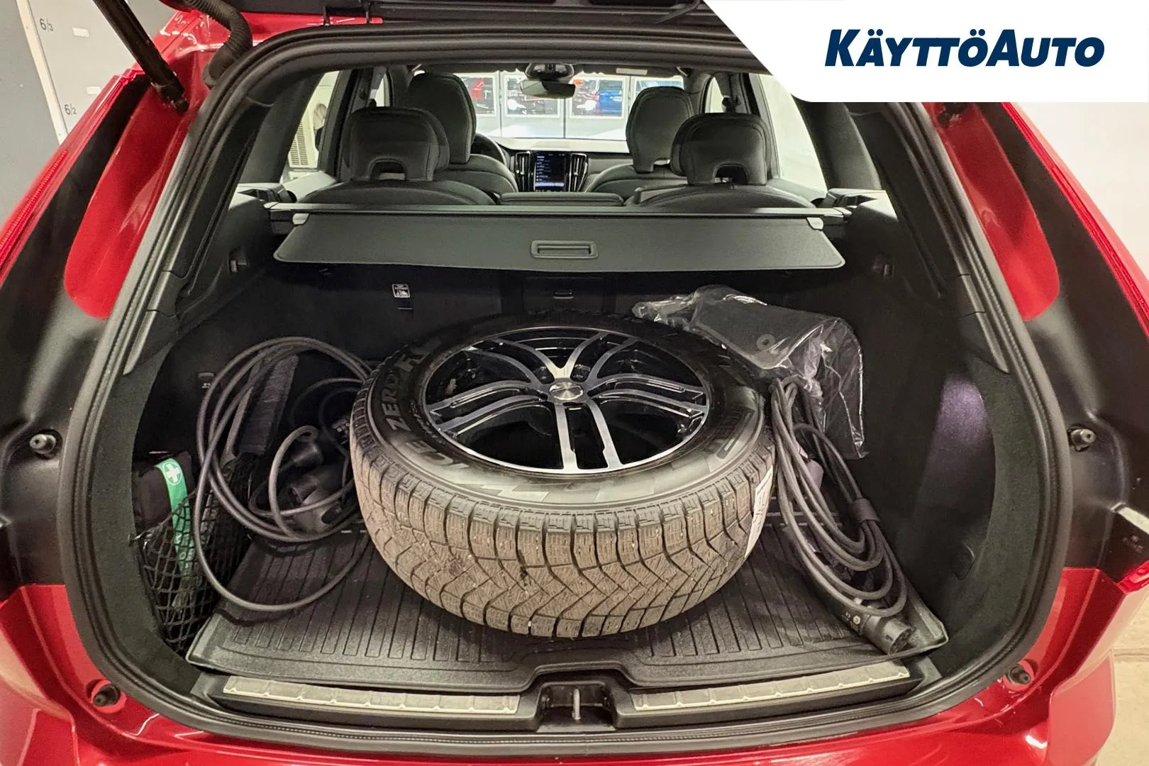 VOLVO XC60 LRP-789 carousel image