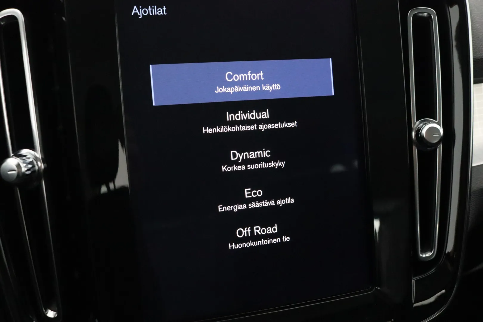 VOLVO XC40 ESE-960 carousel image