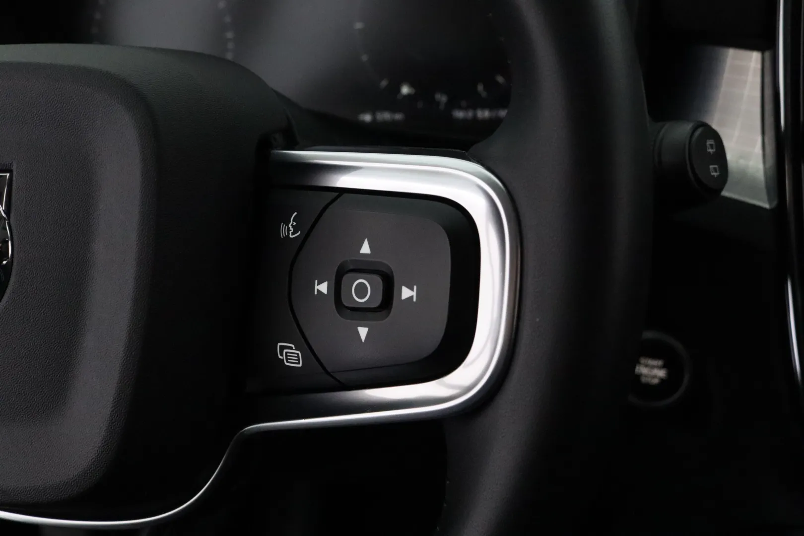 VOLVO XC40 ESE-960 carousel image