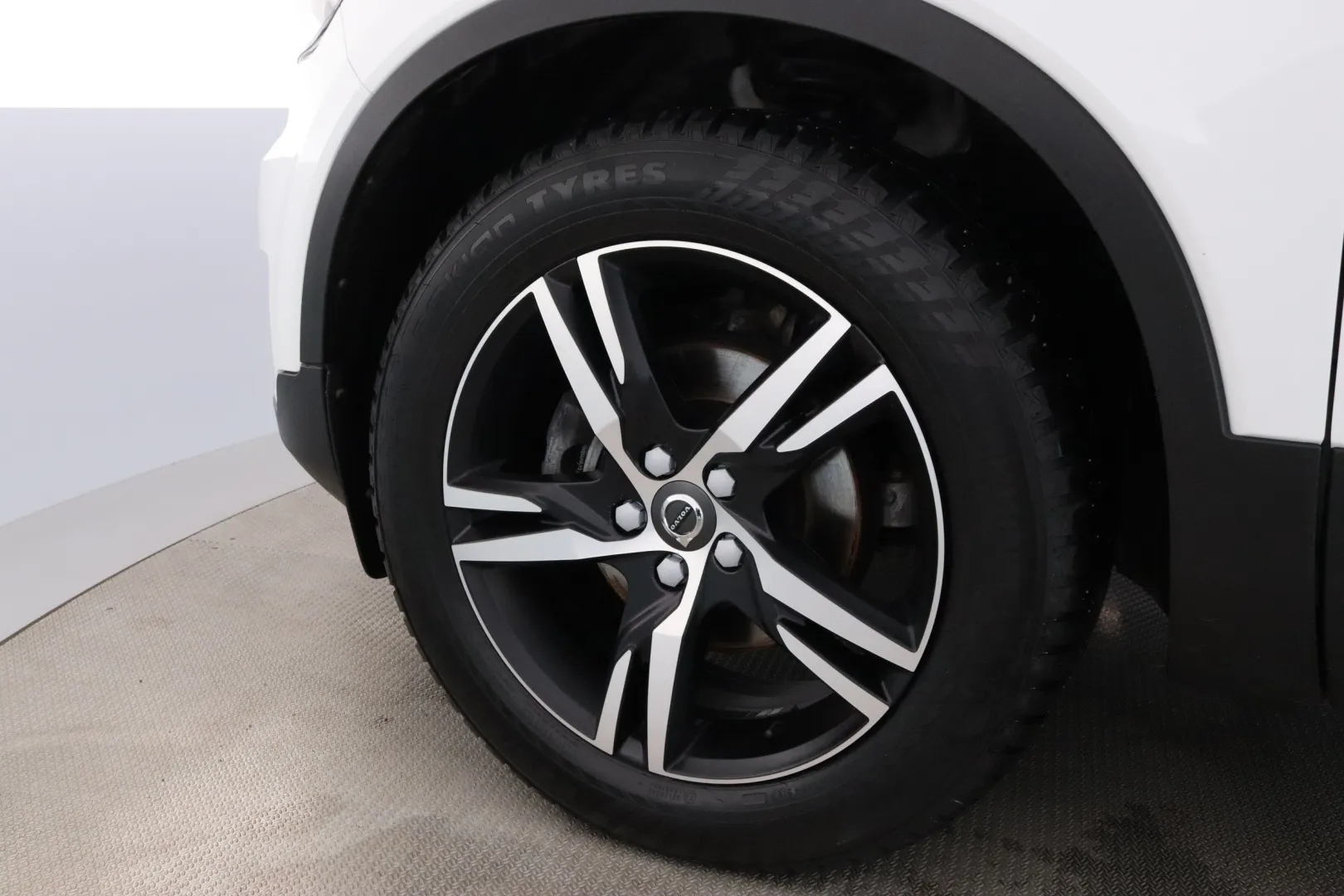 VOLVO XC40 ESE-960 carousel image