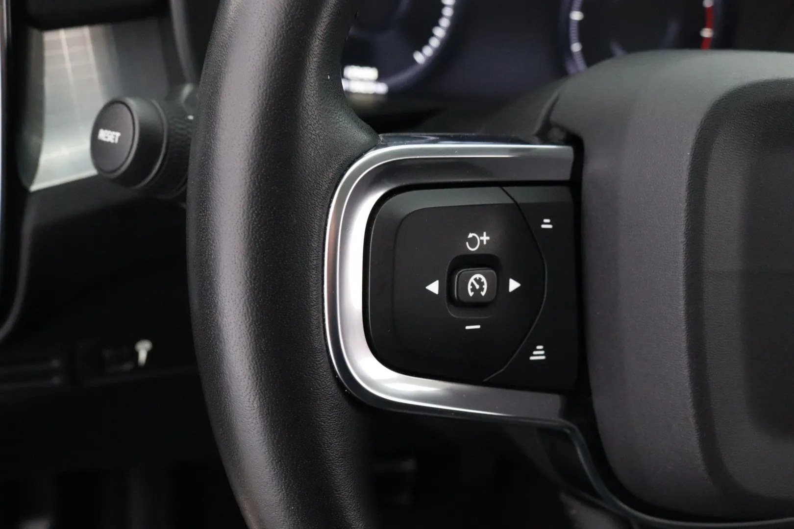 VOLVO XC40 ESE-960 carousel image