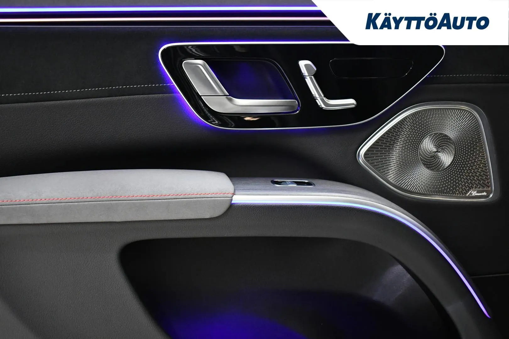 MERCEDES-BENZ EQS SUV EUV-825 carousel image