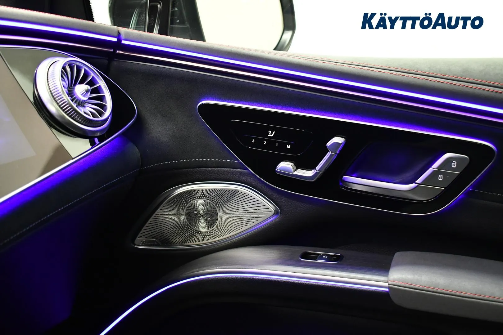 MERCEDES-BENZ EQS SUV EUV-825 carousel image