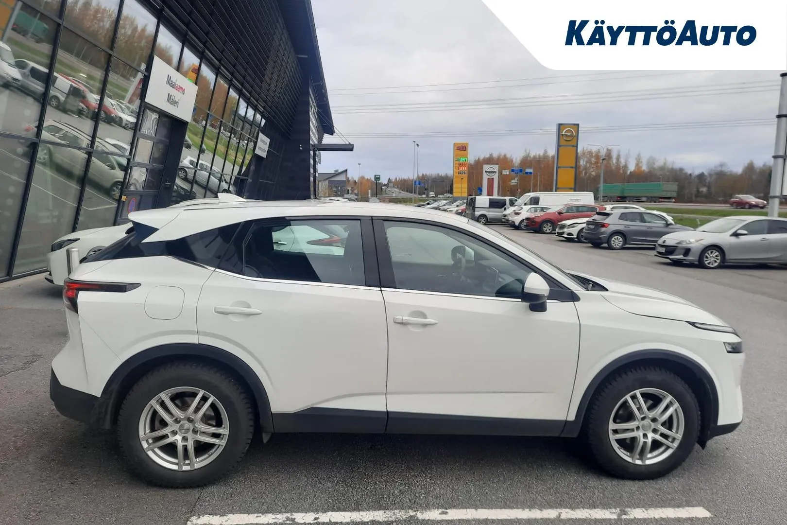 NISSAN Qashqai GPV-831 carousel image