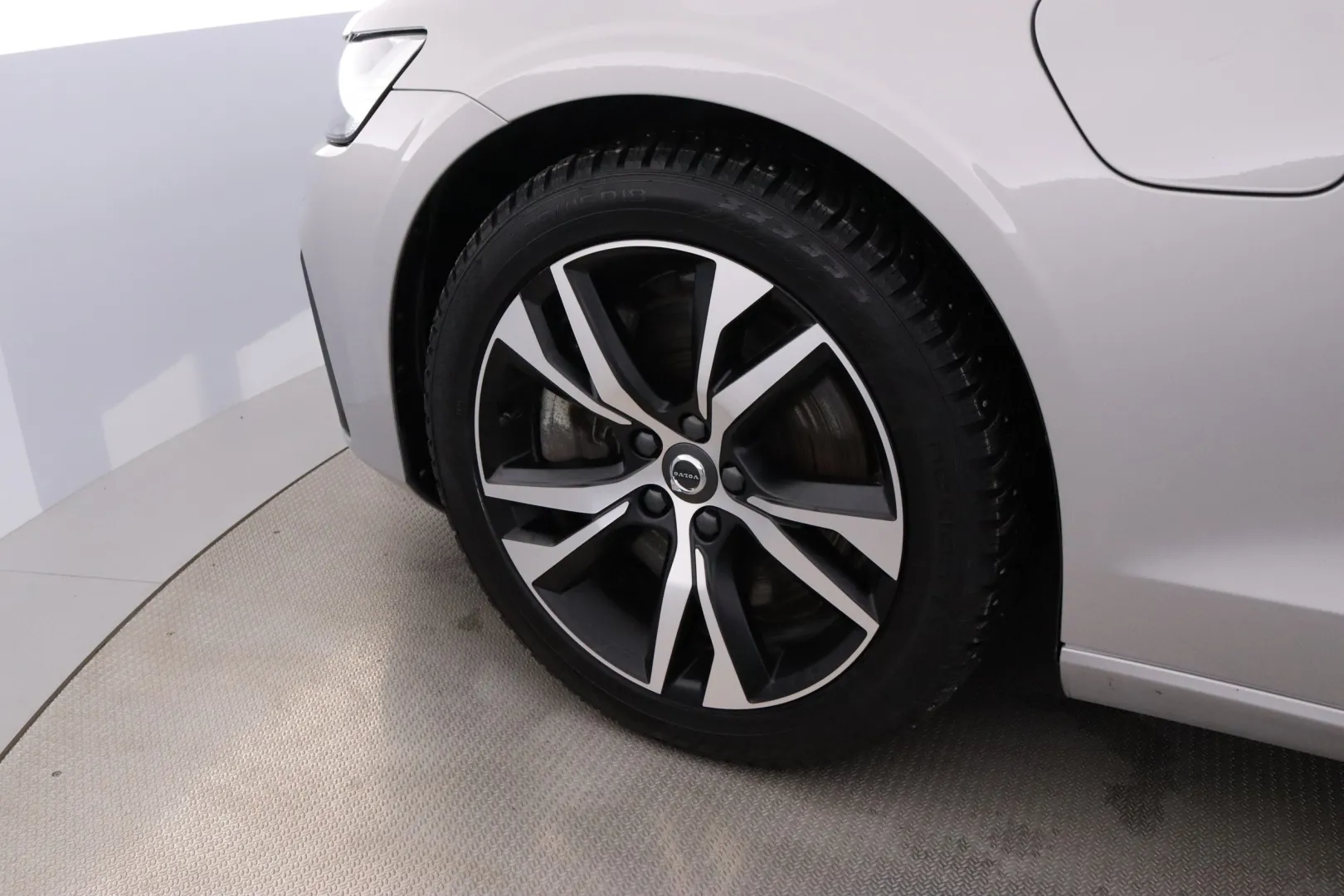 VOLVO S60 RVZ-182 carousel image